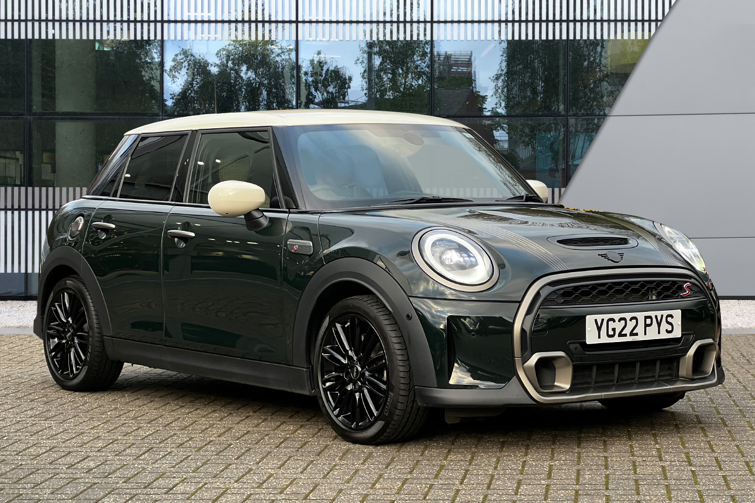 Main listing image - MINI Hatchback 5dr