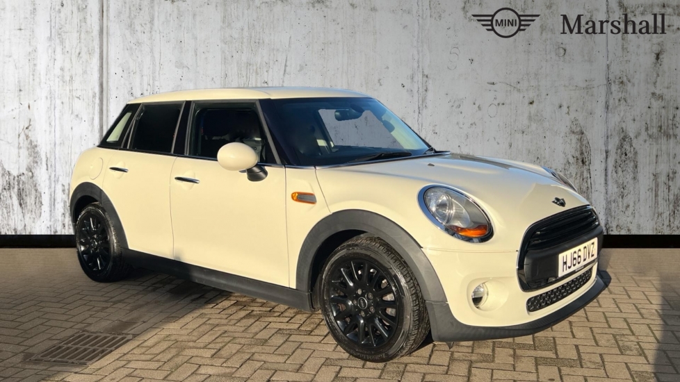 Main listing image - MINI Hatchback 5dr