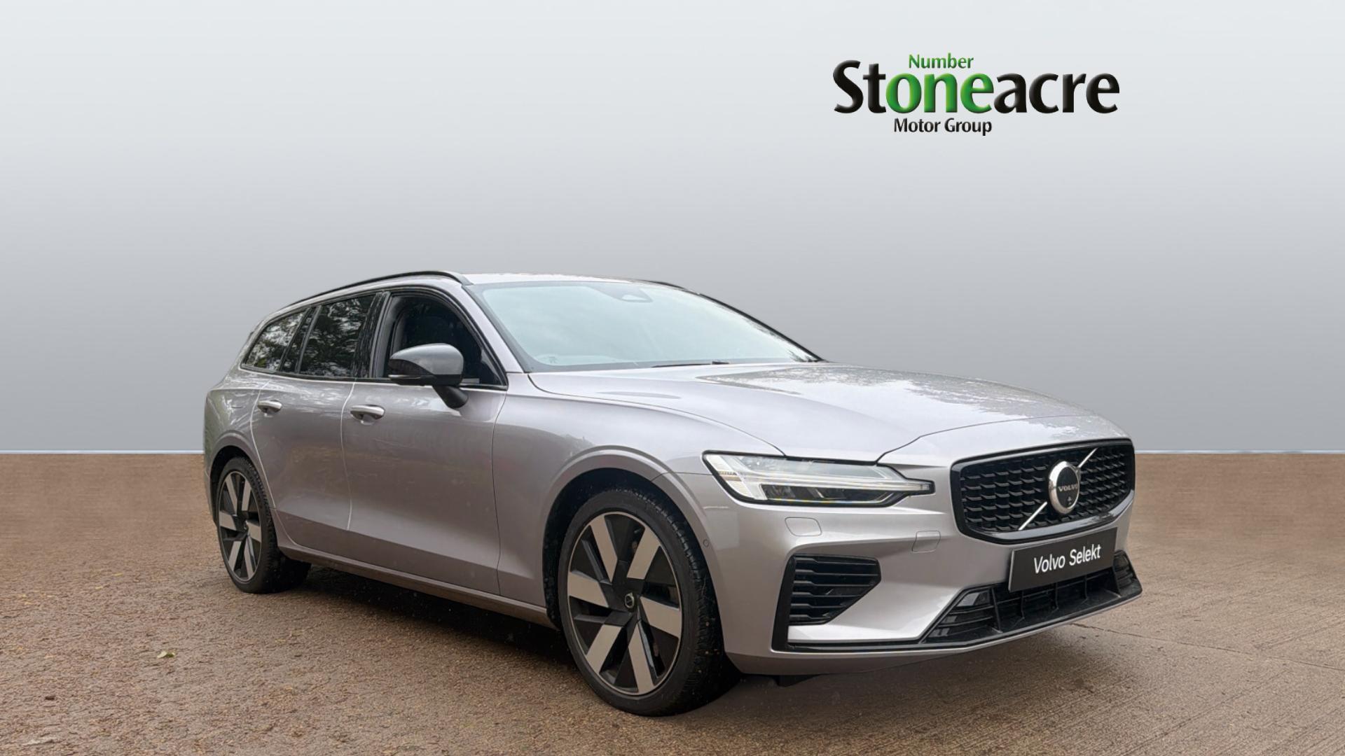 Main listing image - Volvo V60