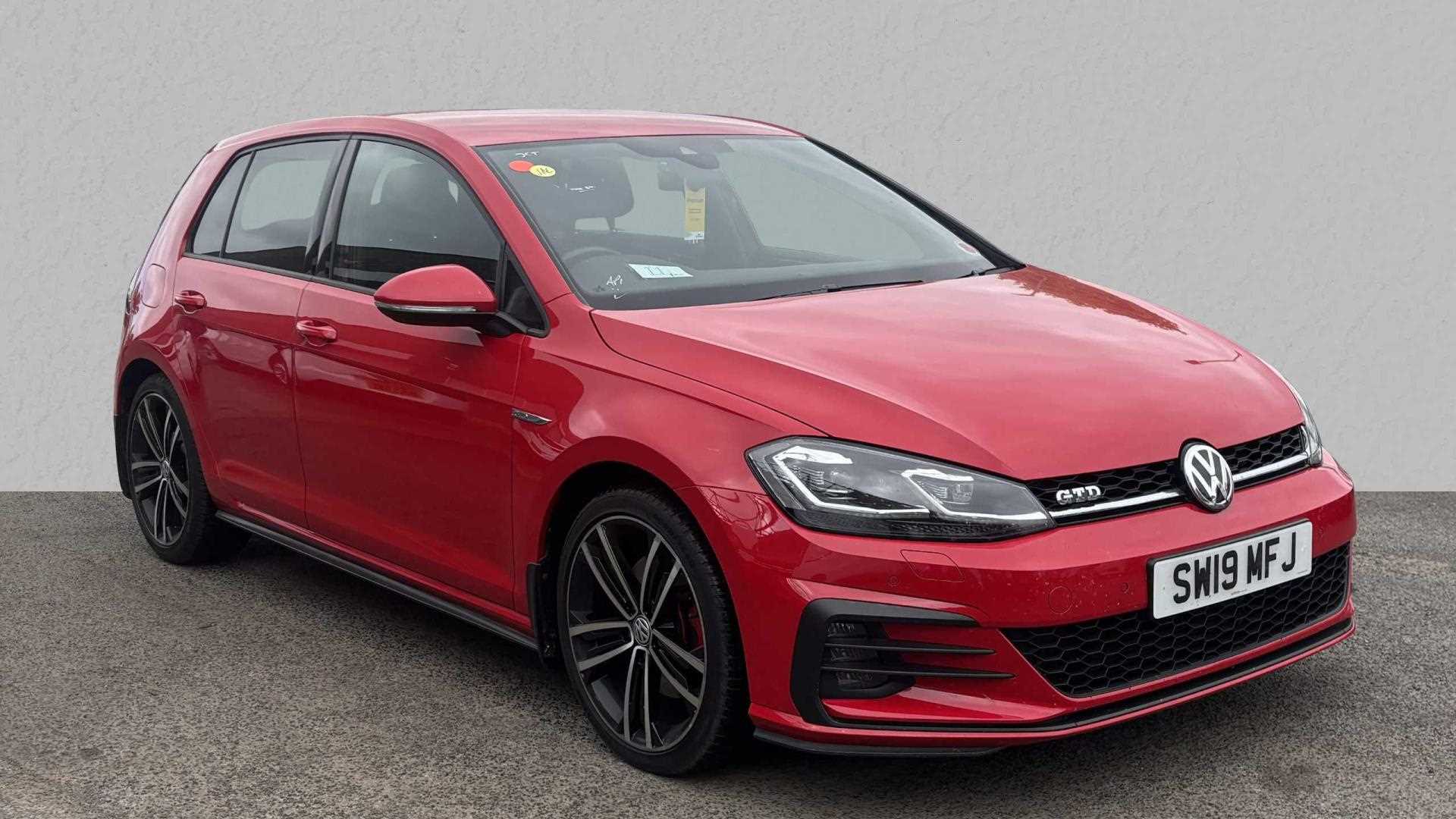 Main listing image - Volkswagen Golf