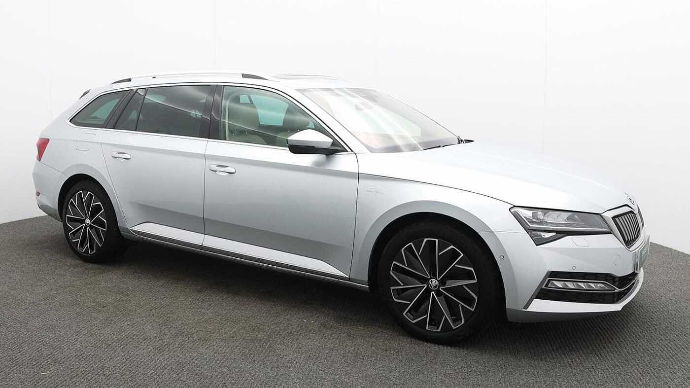 Main listing image - Skoda Superb Estate