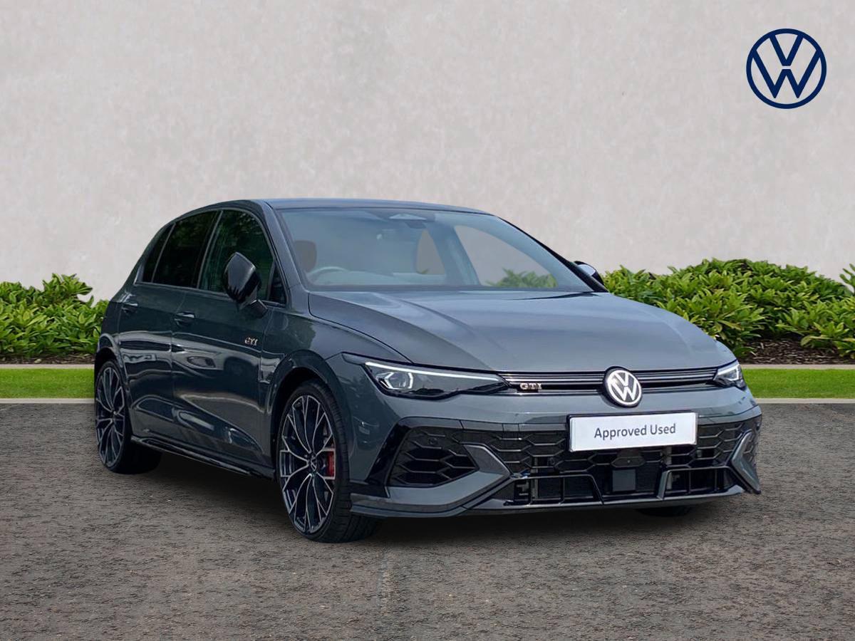 Main listing image - Volkswagen Golf