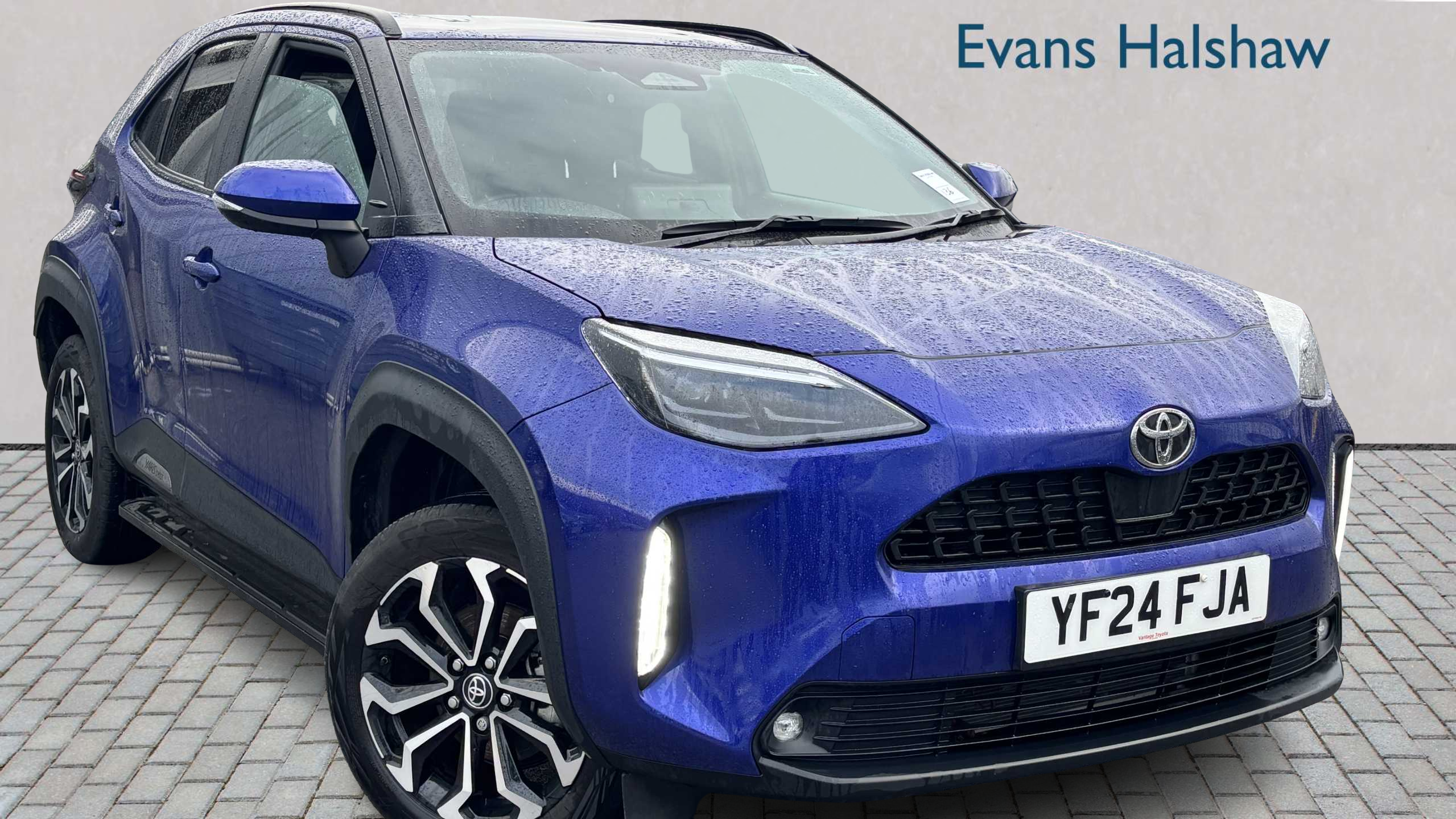 Main listing image - Toyota Yaris Cross