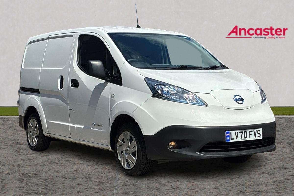 Main listing image - Nissan e-NV200