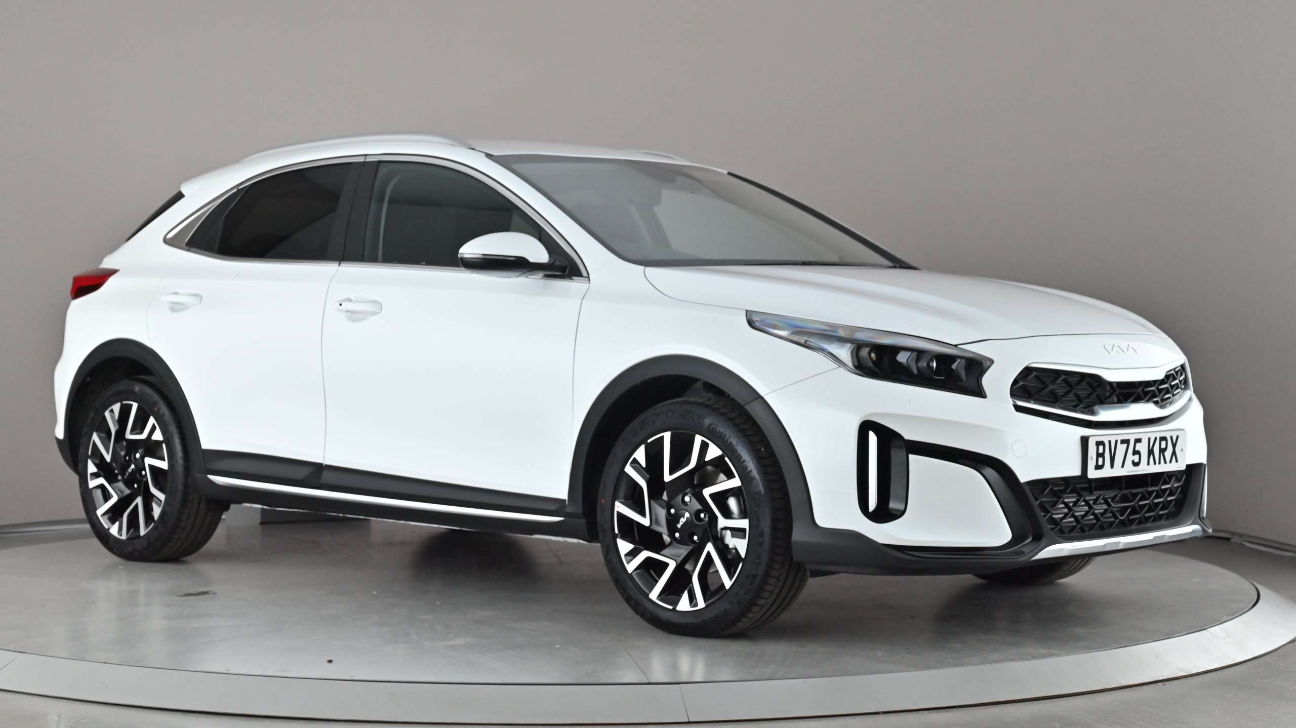 Main listing image - Kia XCeed