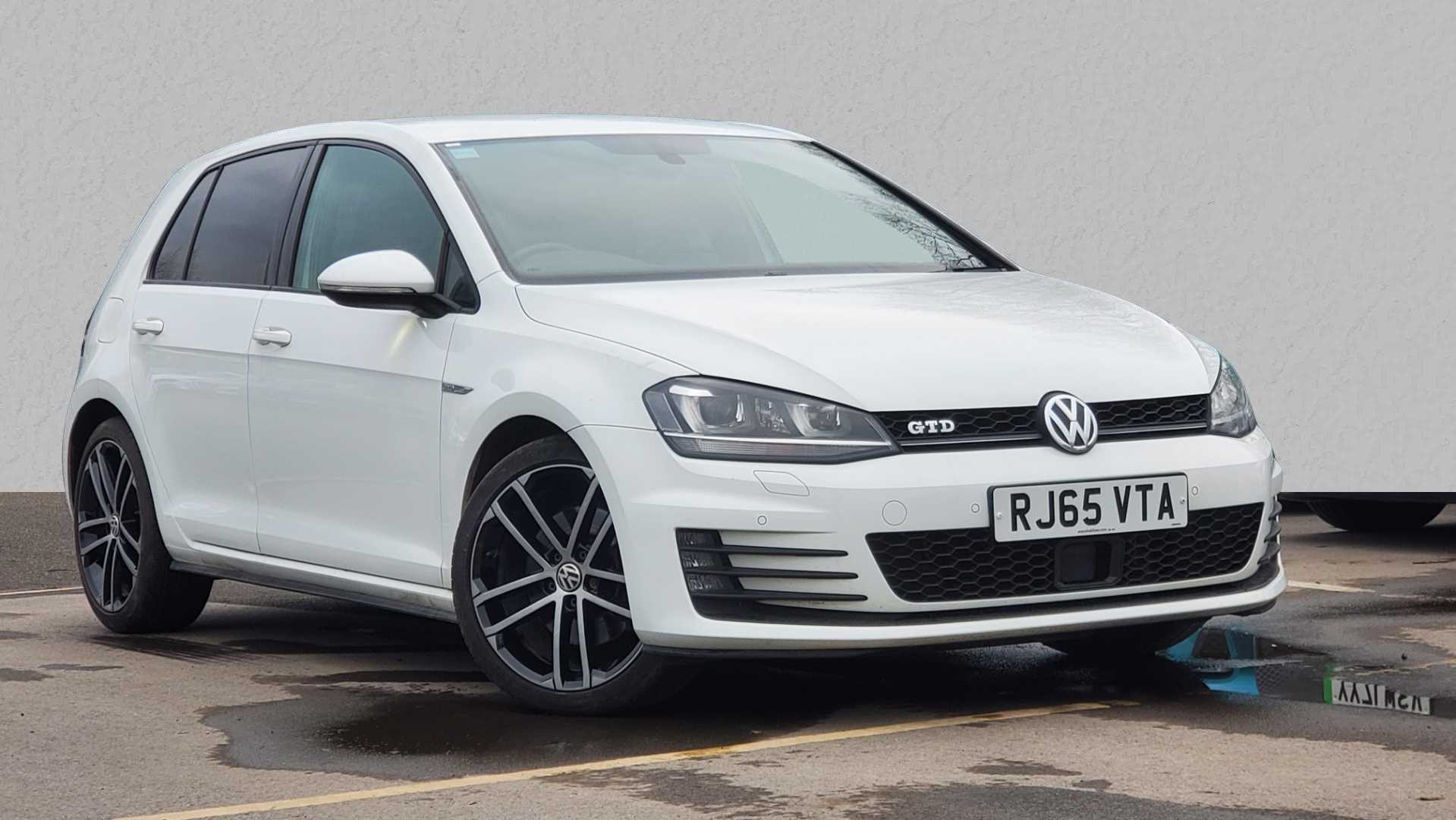 Main listing image - Volkswagen Golf