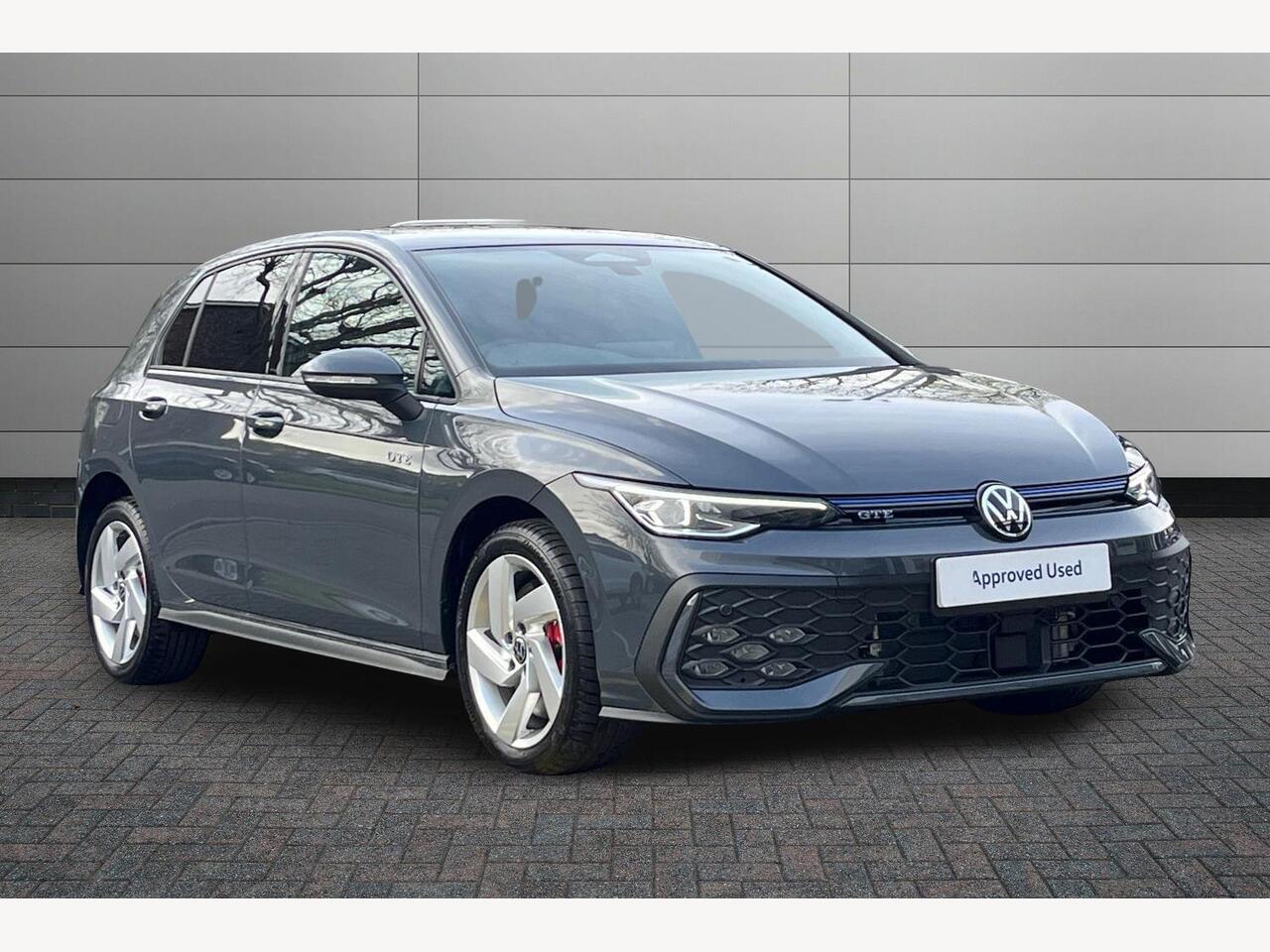 Main listing image - Volkswagen Golf