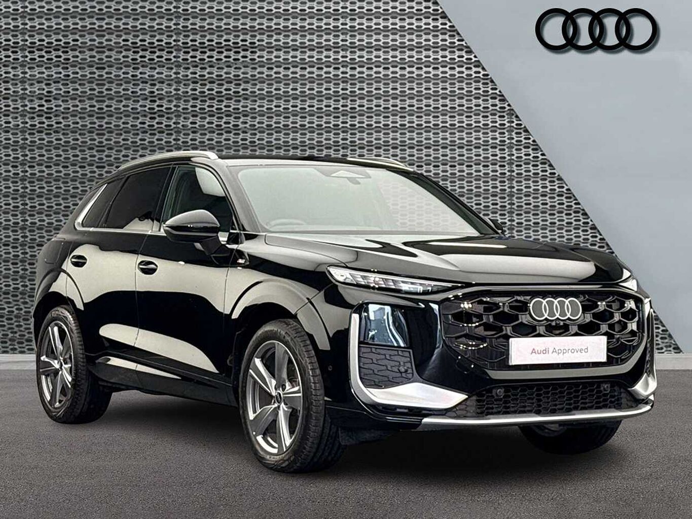 Main listing image - Audi Q3