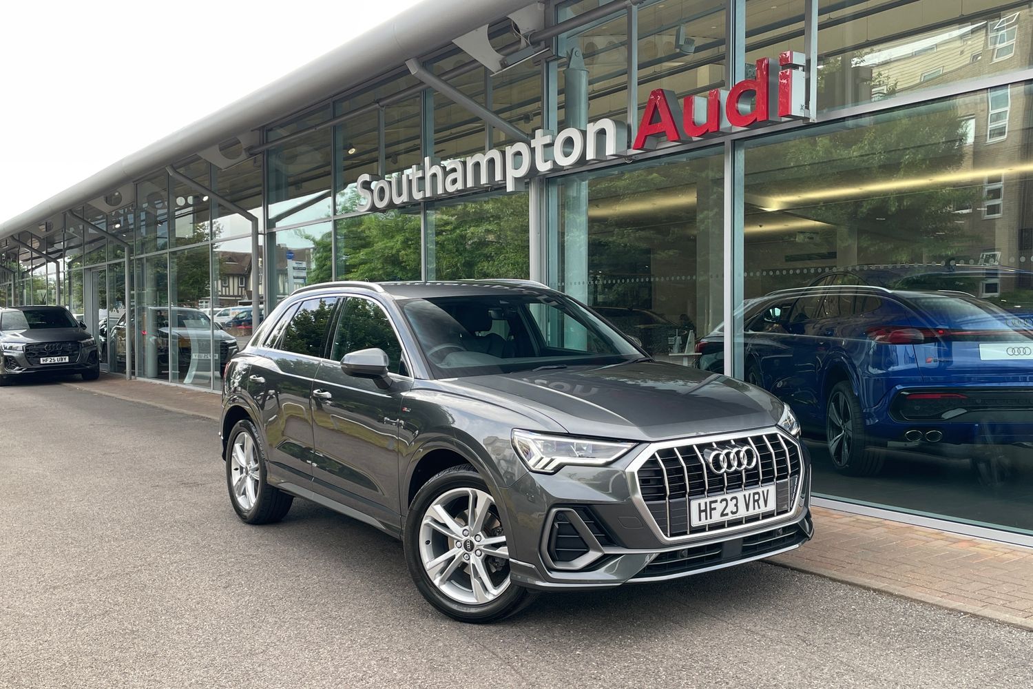 Main listing image - Audi Q3