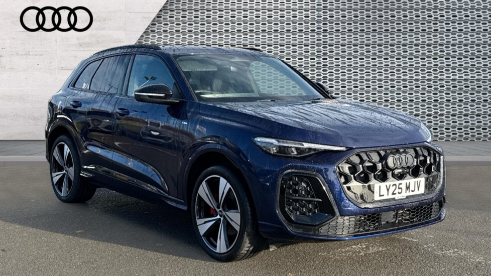 Main listing image - Audi Q5