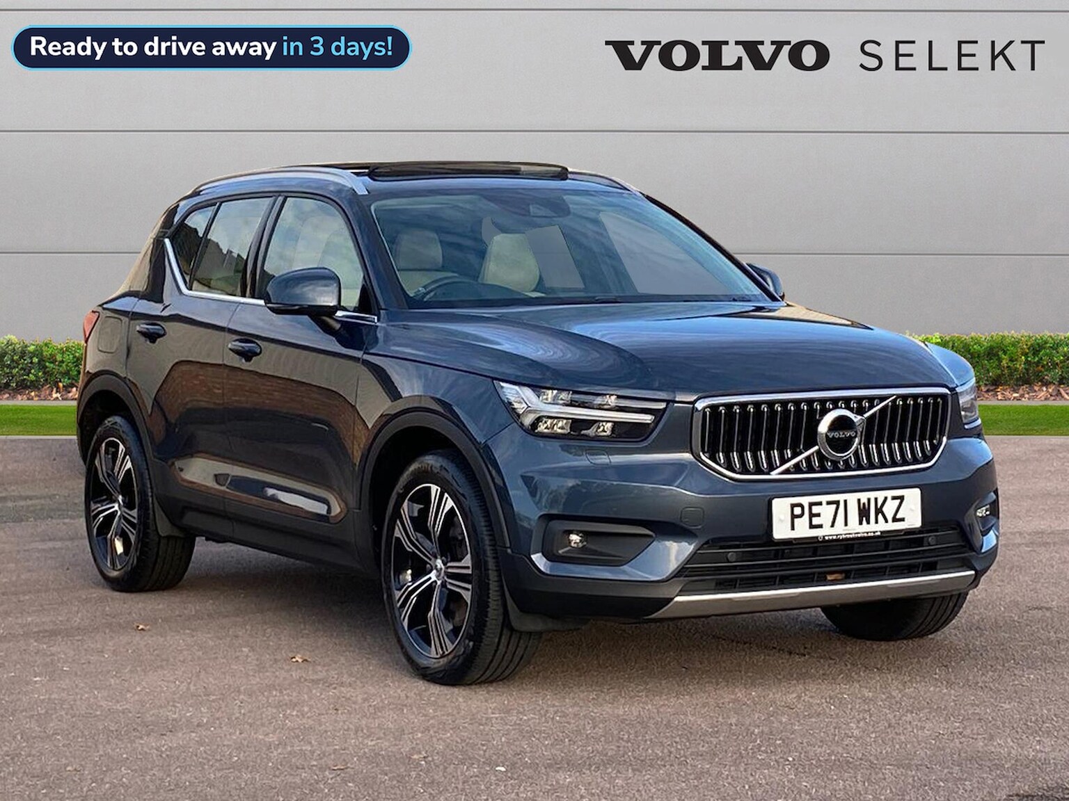 Main listing image - Volvo XC40 Recharge