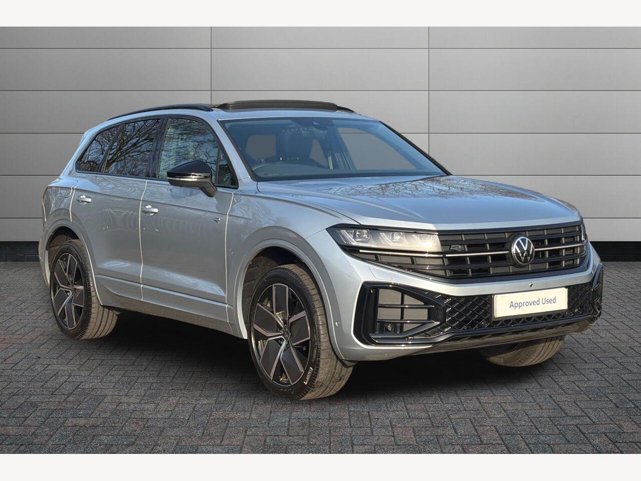 Main listing image - Volkswagen Touareg