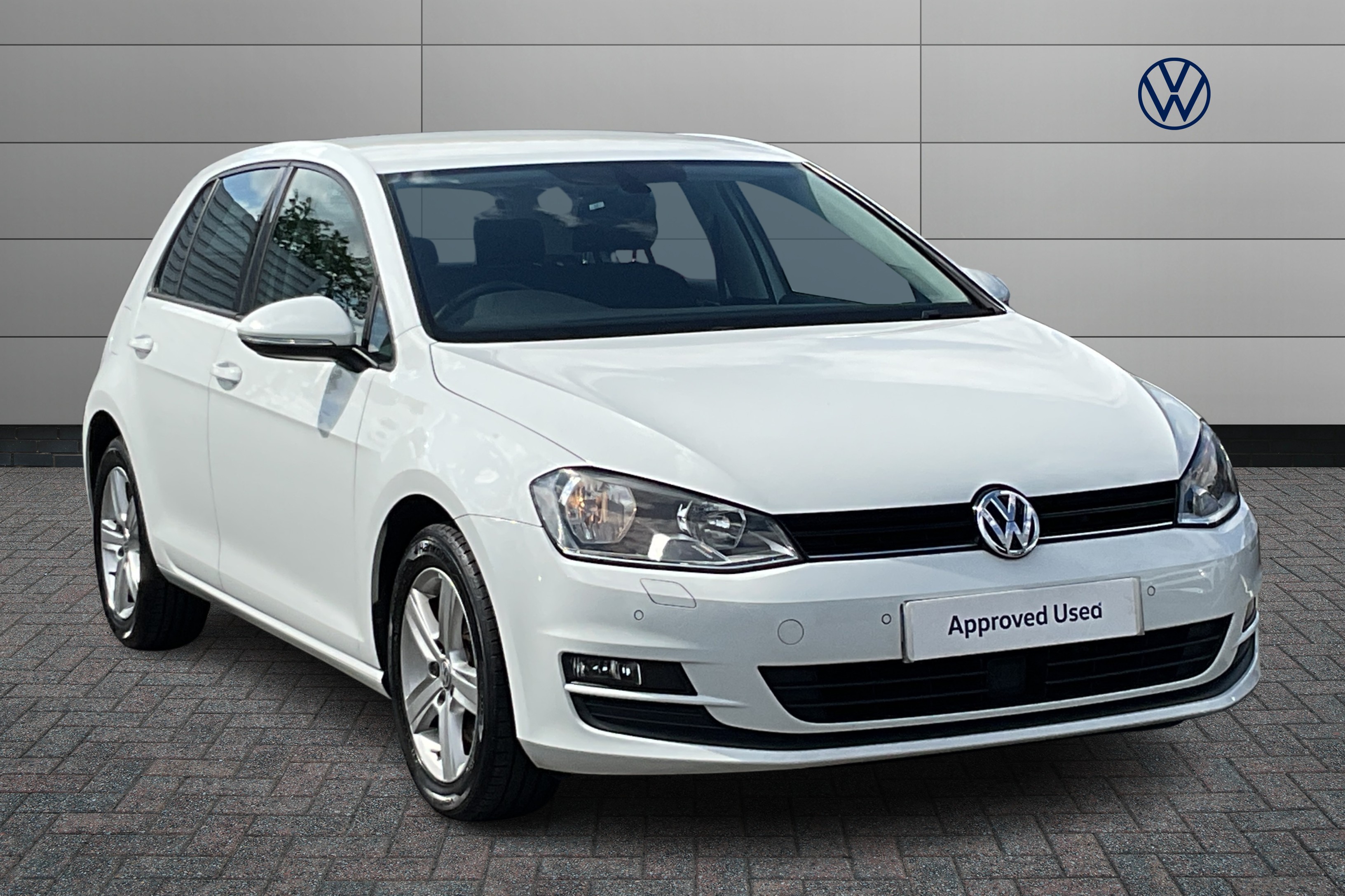 Main listing image - Volkswagen Golf