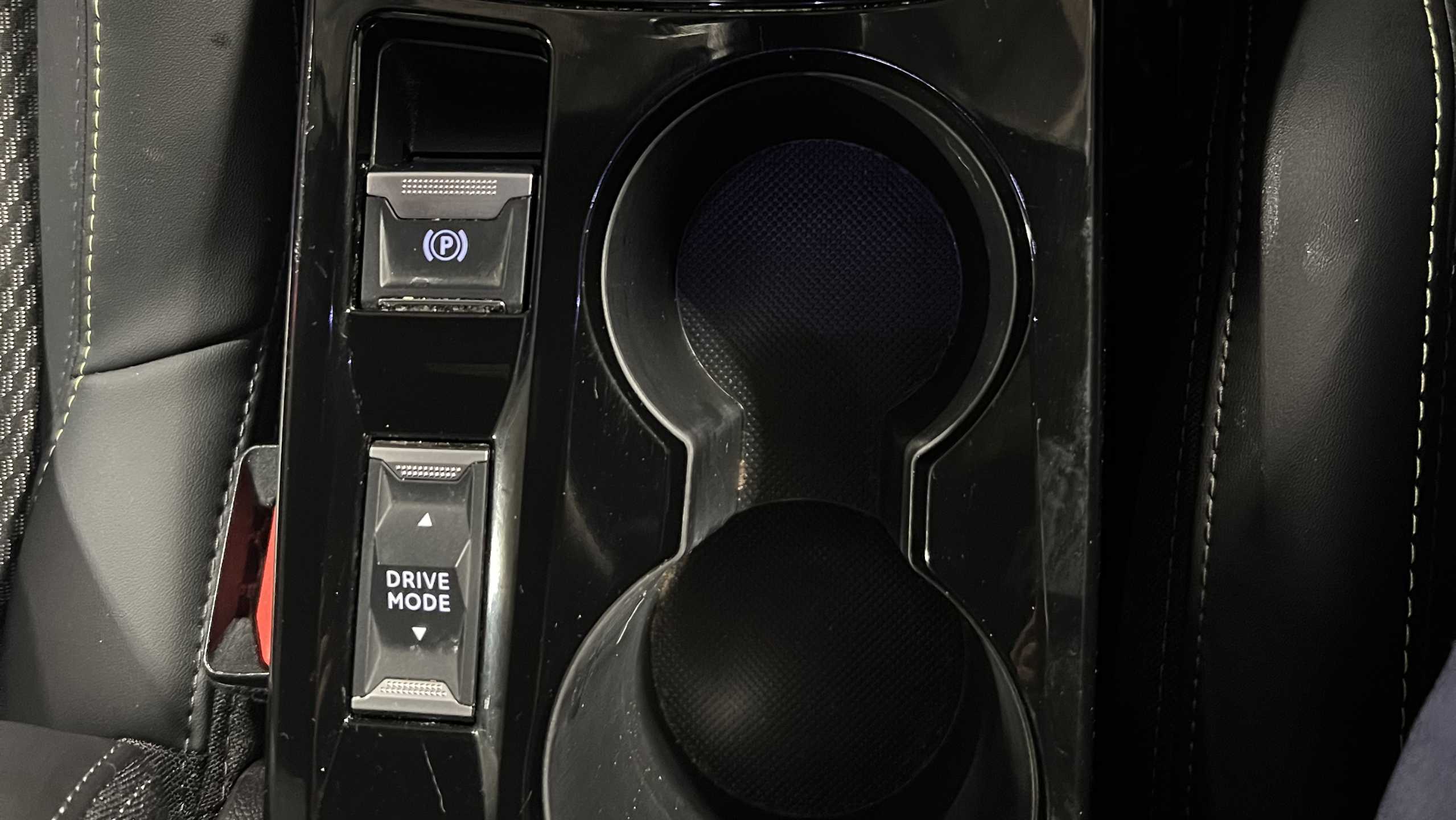 Main listing image - Peugeot e-2008