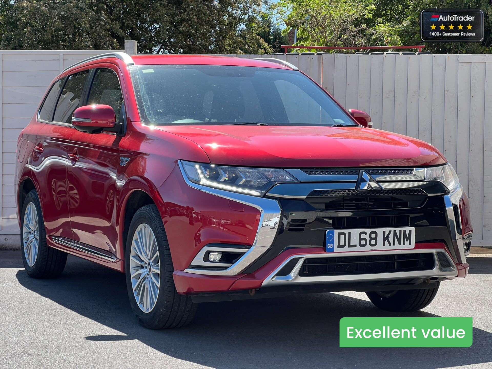 Main listing image - Mitsubishi Outlander