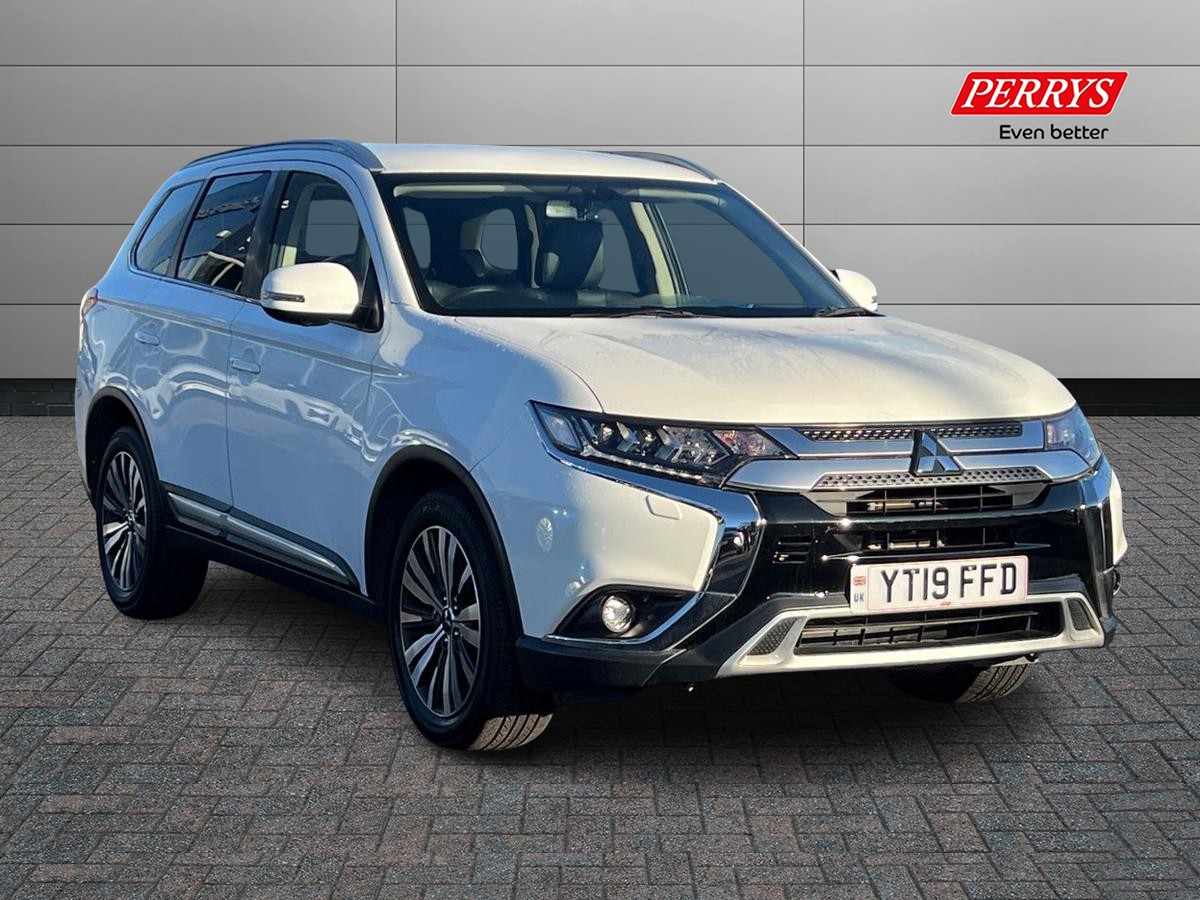 Main listing image - Mitsubishi Outlander