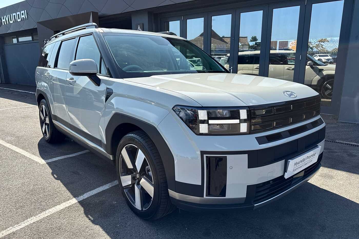 Main listing image - Hyundai Santa Fe