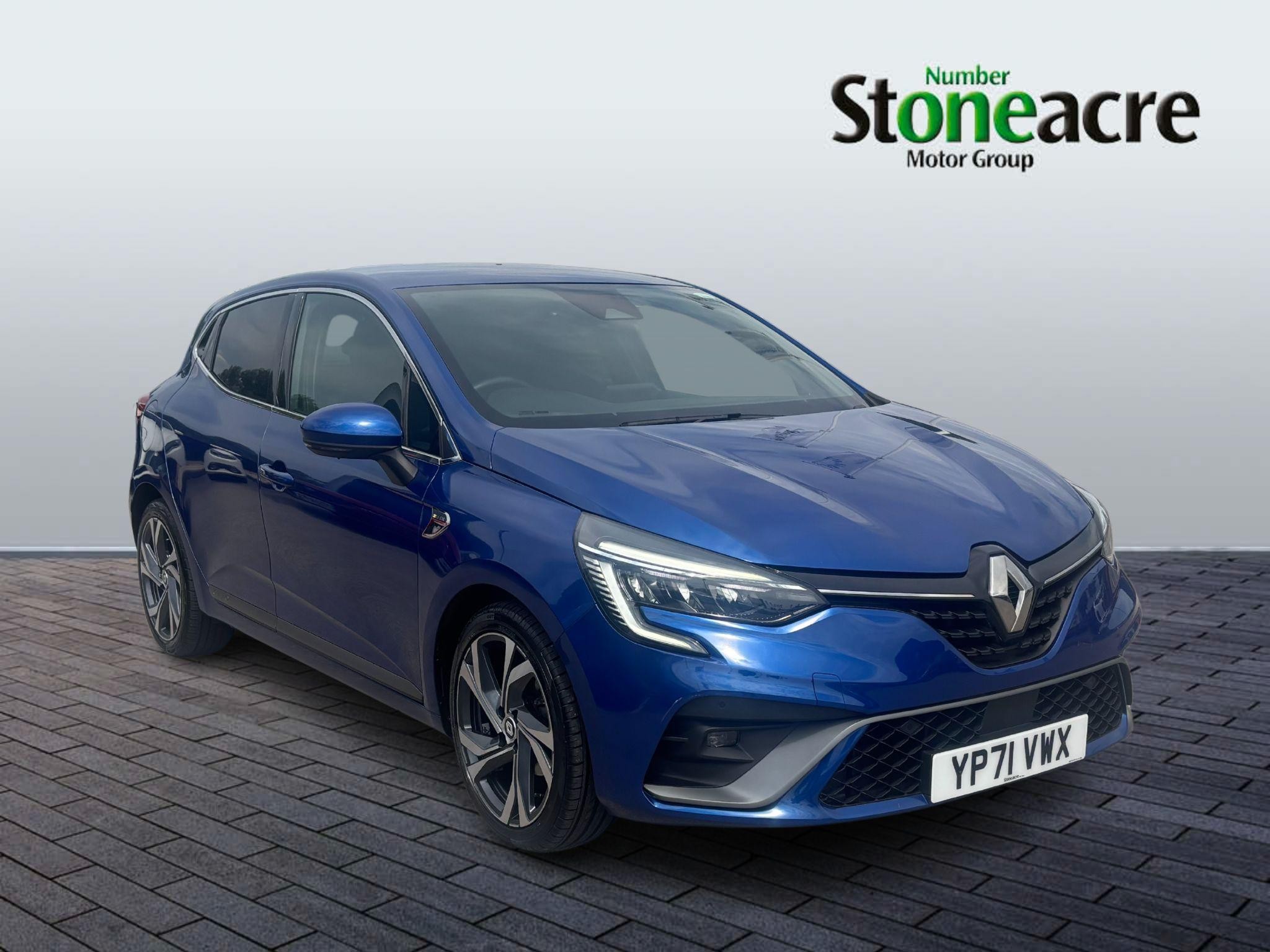 Main listing image - Renault Clio