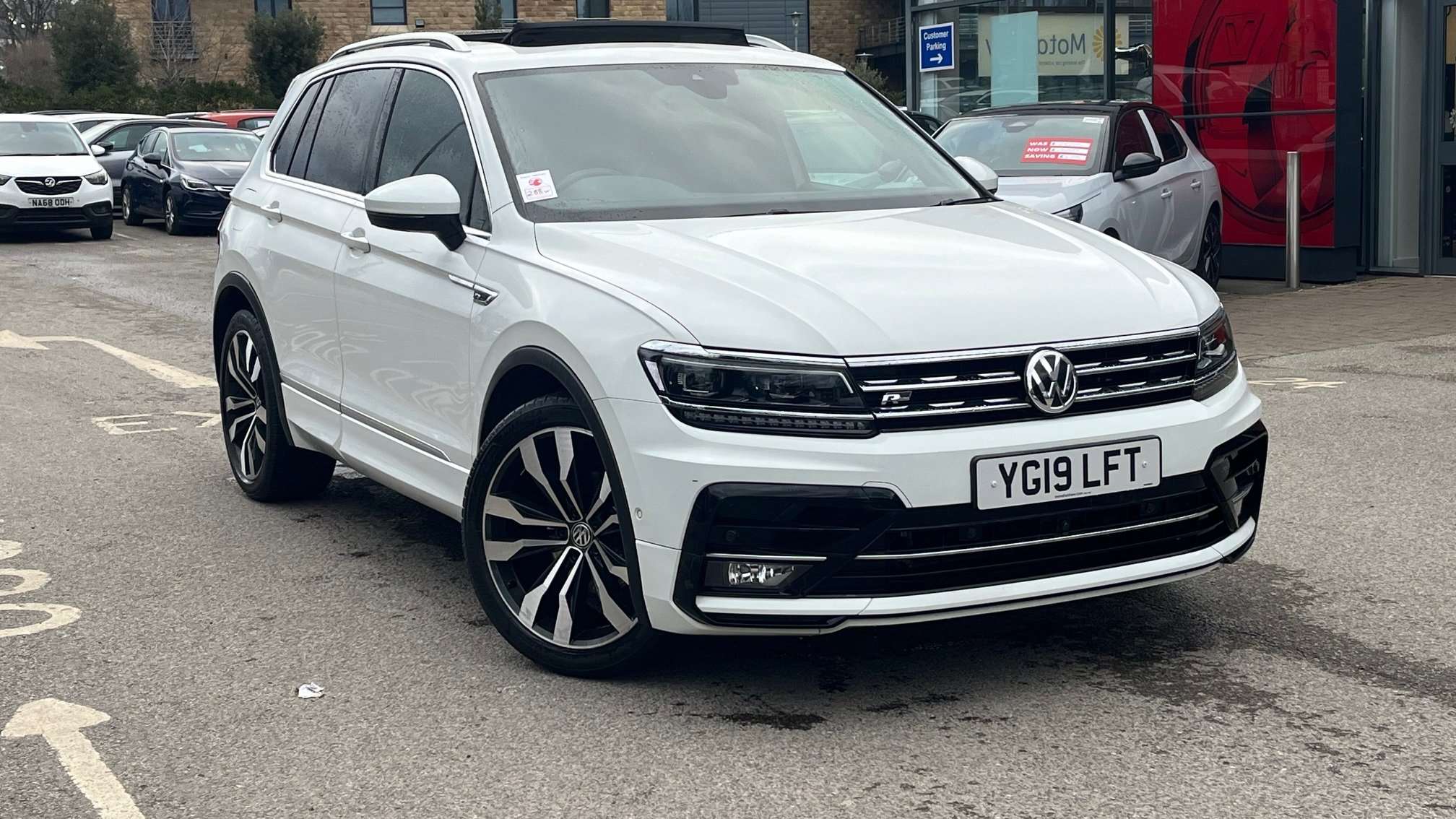 Main listing image - Volkswagen Tiguan
