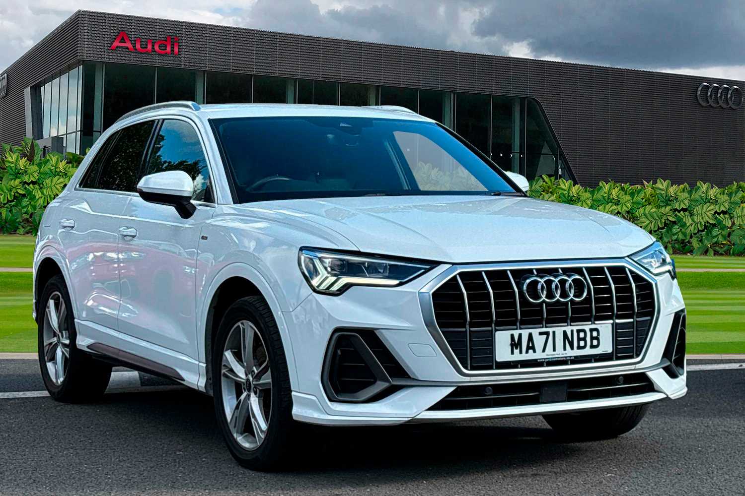 Main listing image - Audi Q3