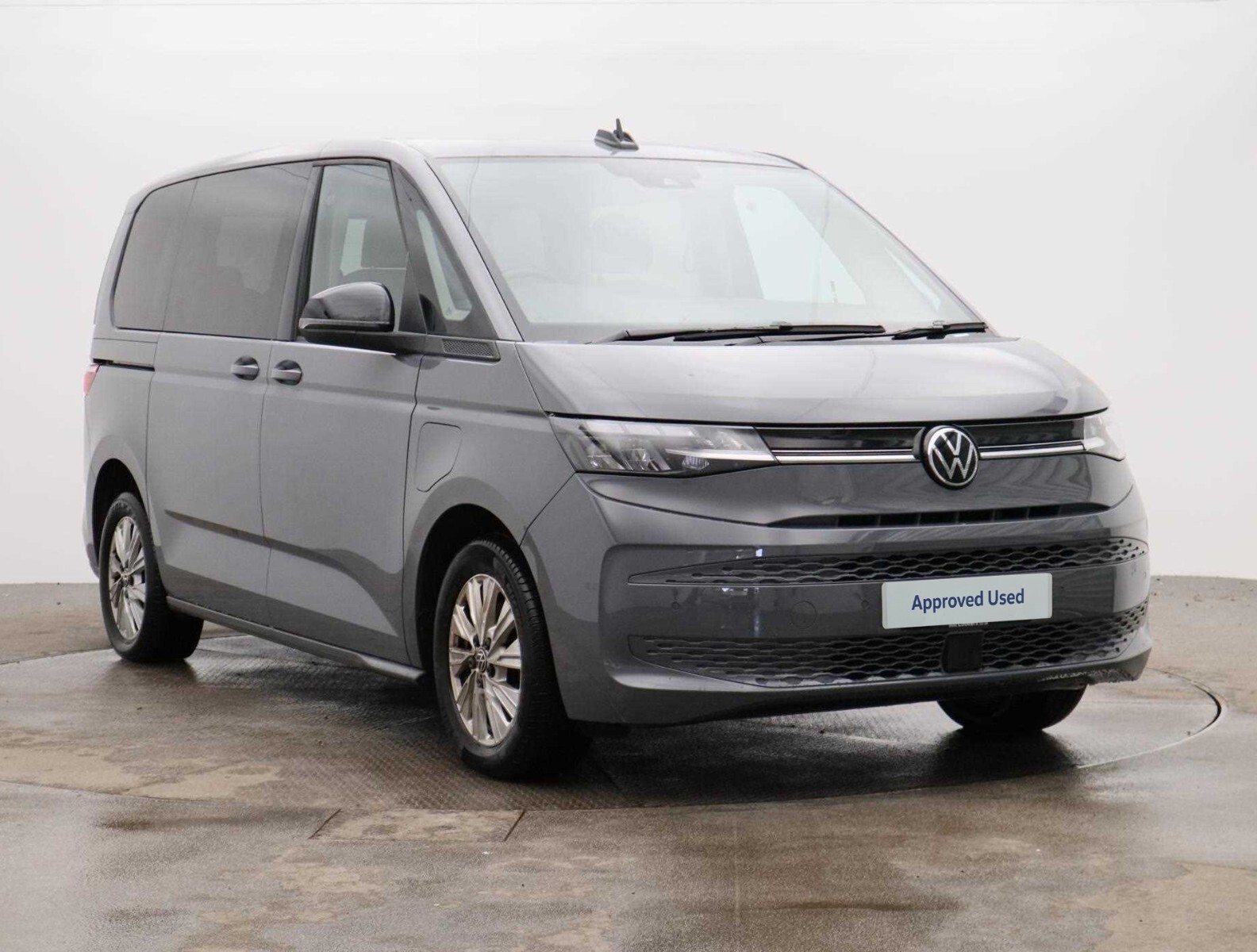 Main listing image - Volkswagen Multivan