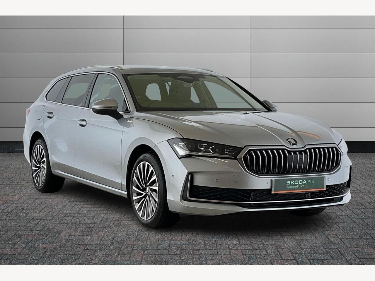 Main listing image - Skoda Superb Estate