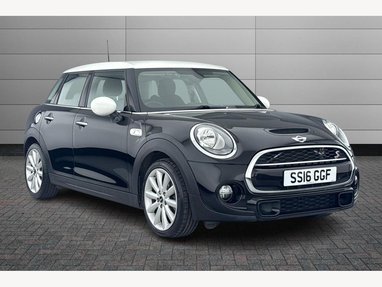 Main listing image - MINI Hatchback 5dr