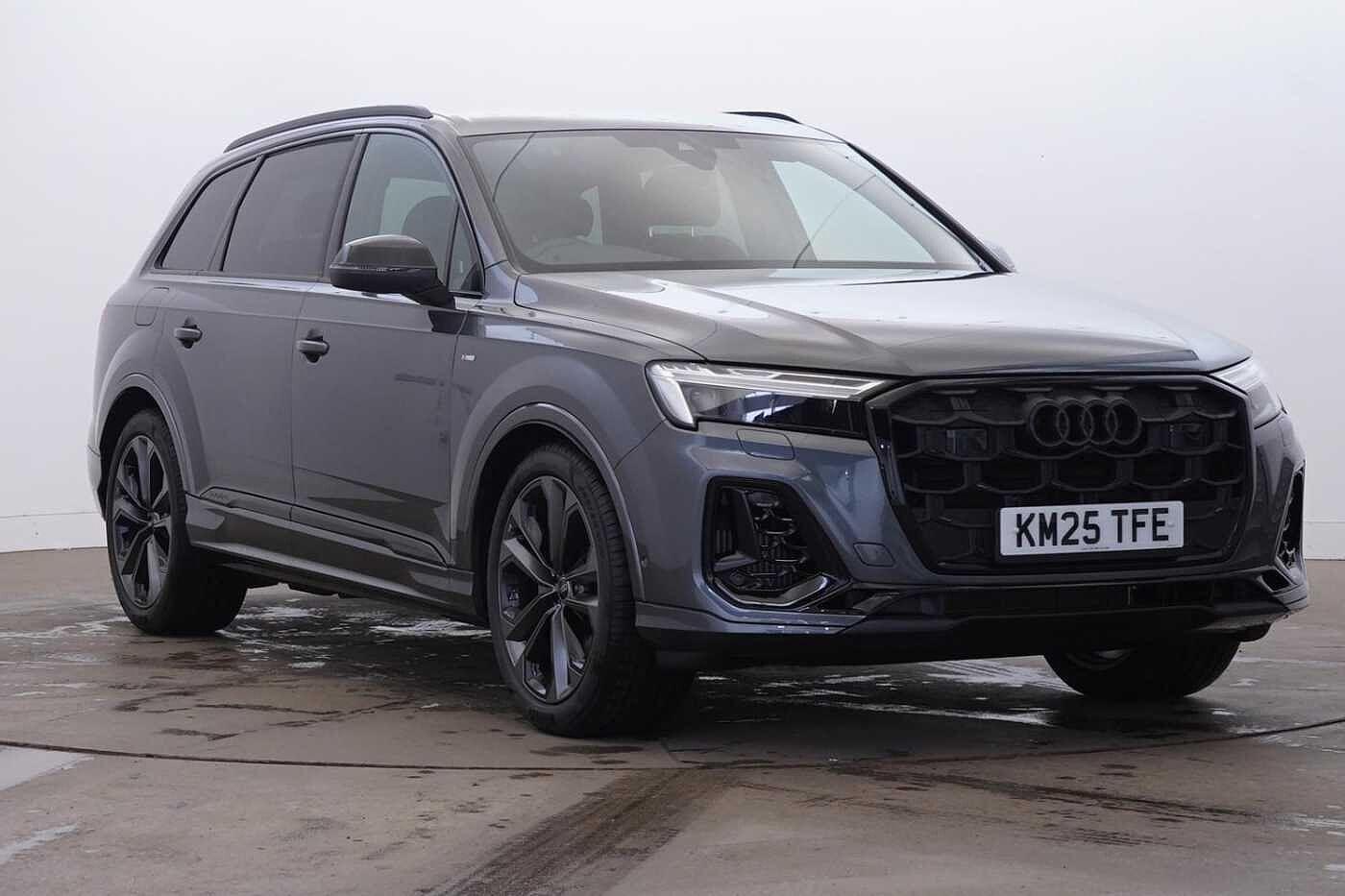 Main listing image - Audi Q7