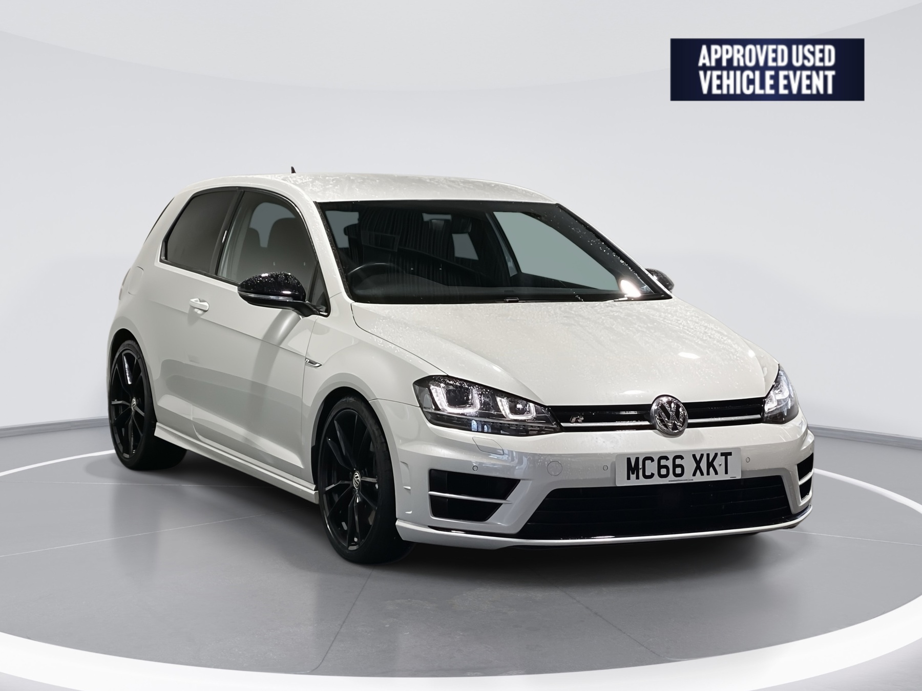 Main listing image - Volkswagen Golf R