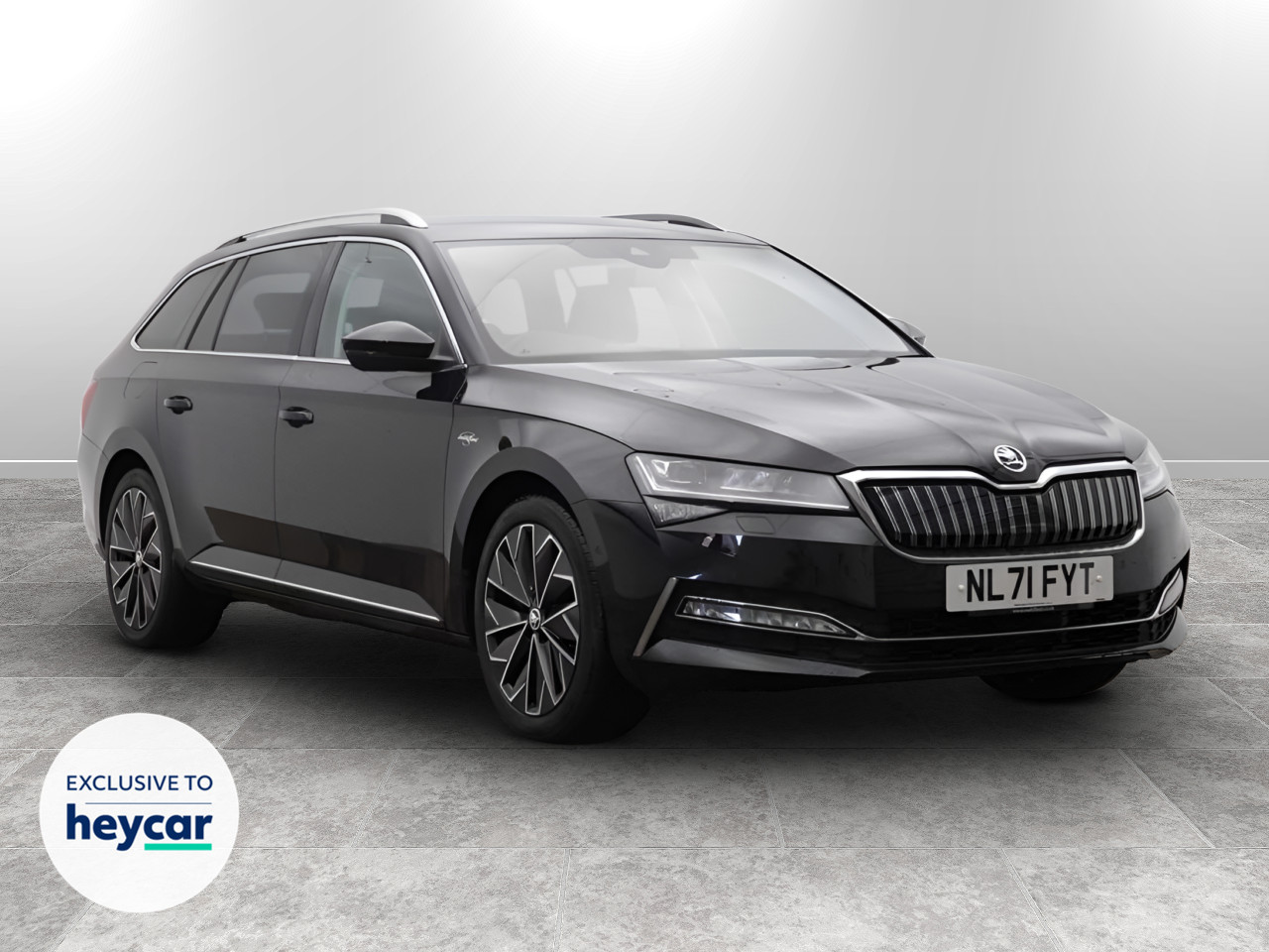 Main listing image - Skoda Superb Estate