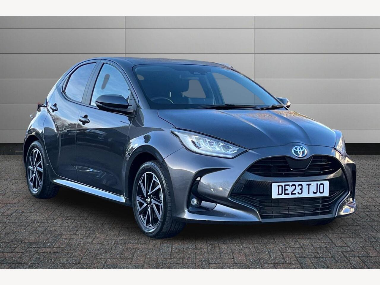 Main listing image - Toyota Yaris