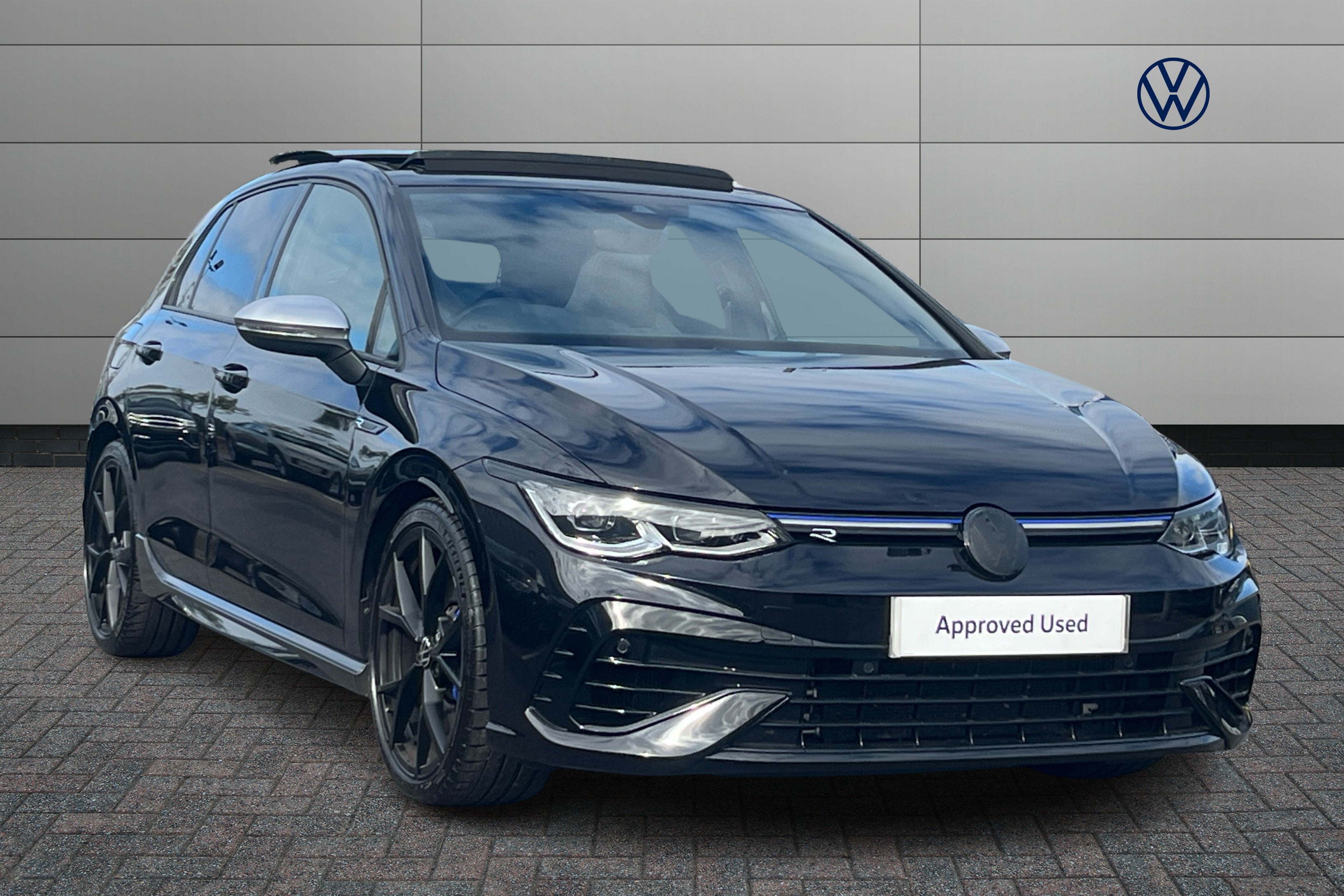 Main listing image - Volkswagen Golf R