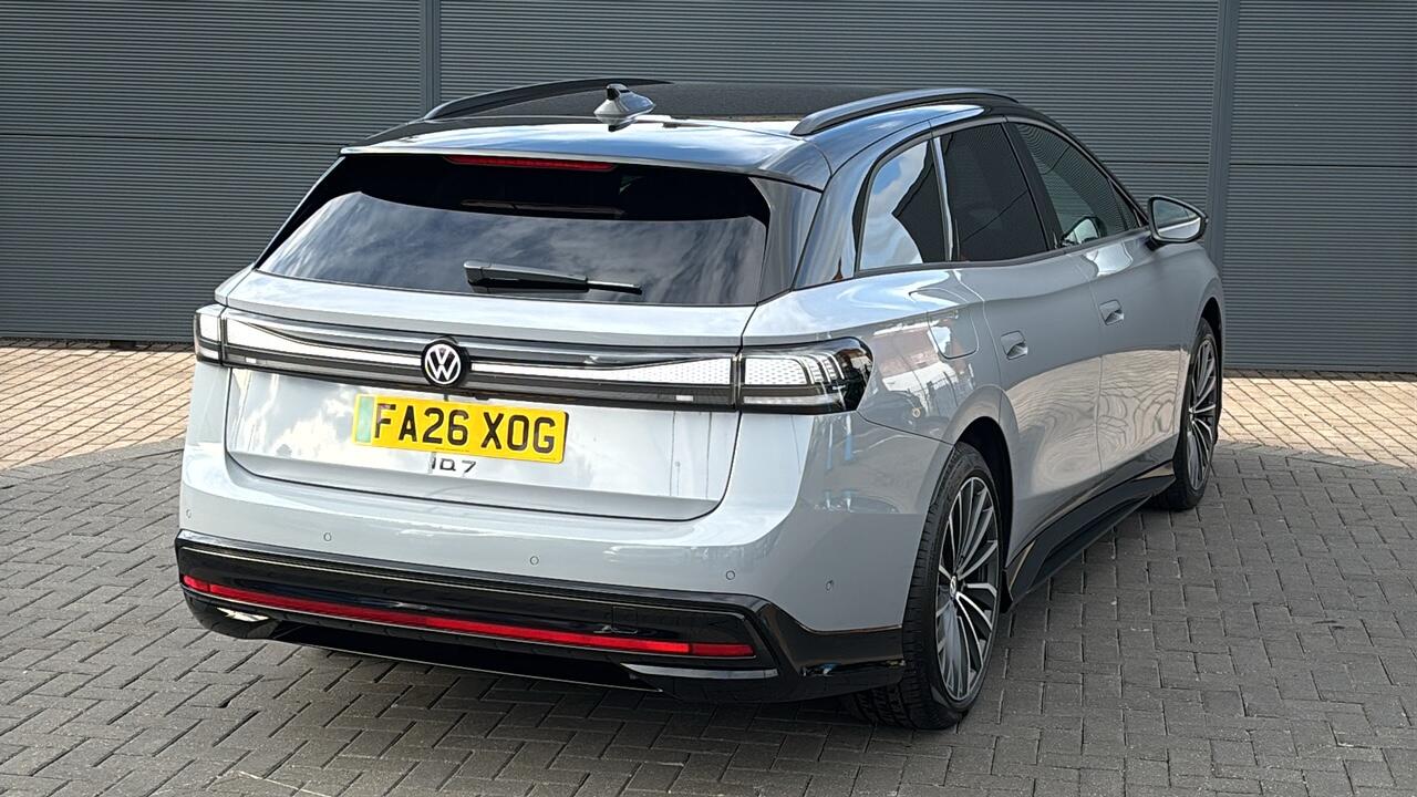 Main listing image - Volkswagen ID.7