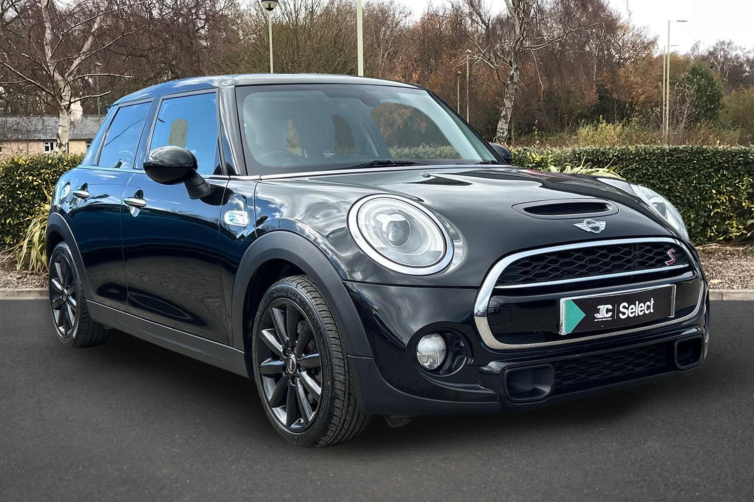 Main listing image - MINI Hatchback 5dr