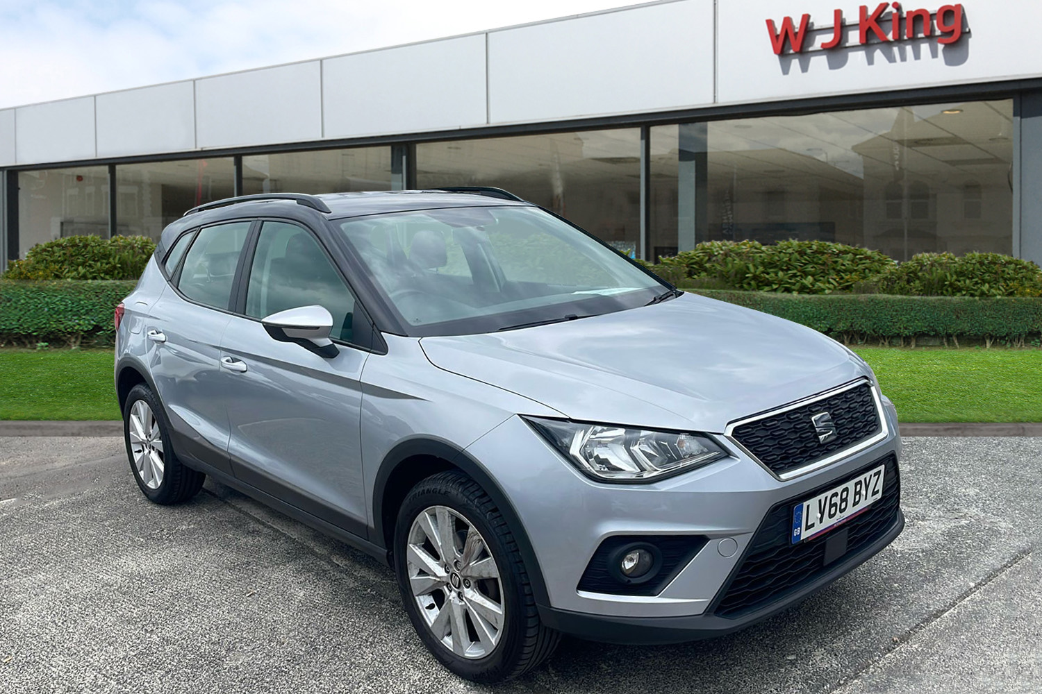 Main listing image - SEAT Arona
