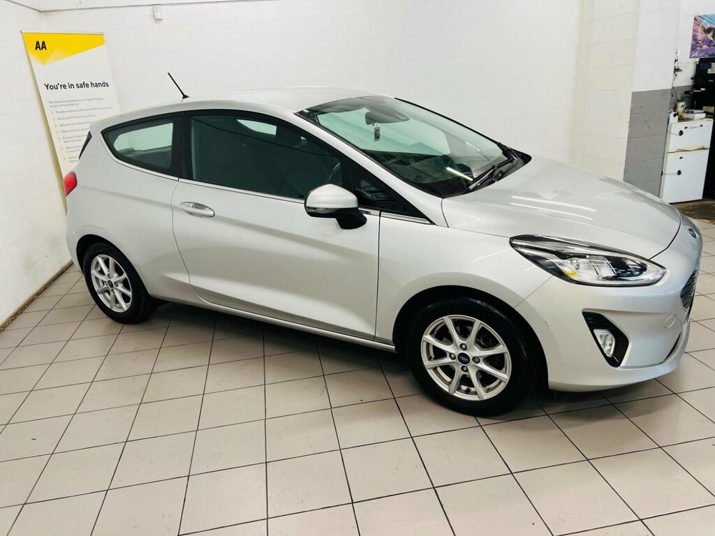 Main listing image - Ford Fiesta