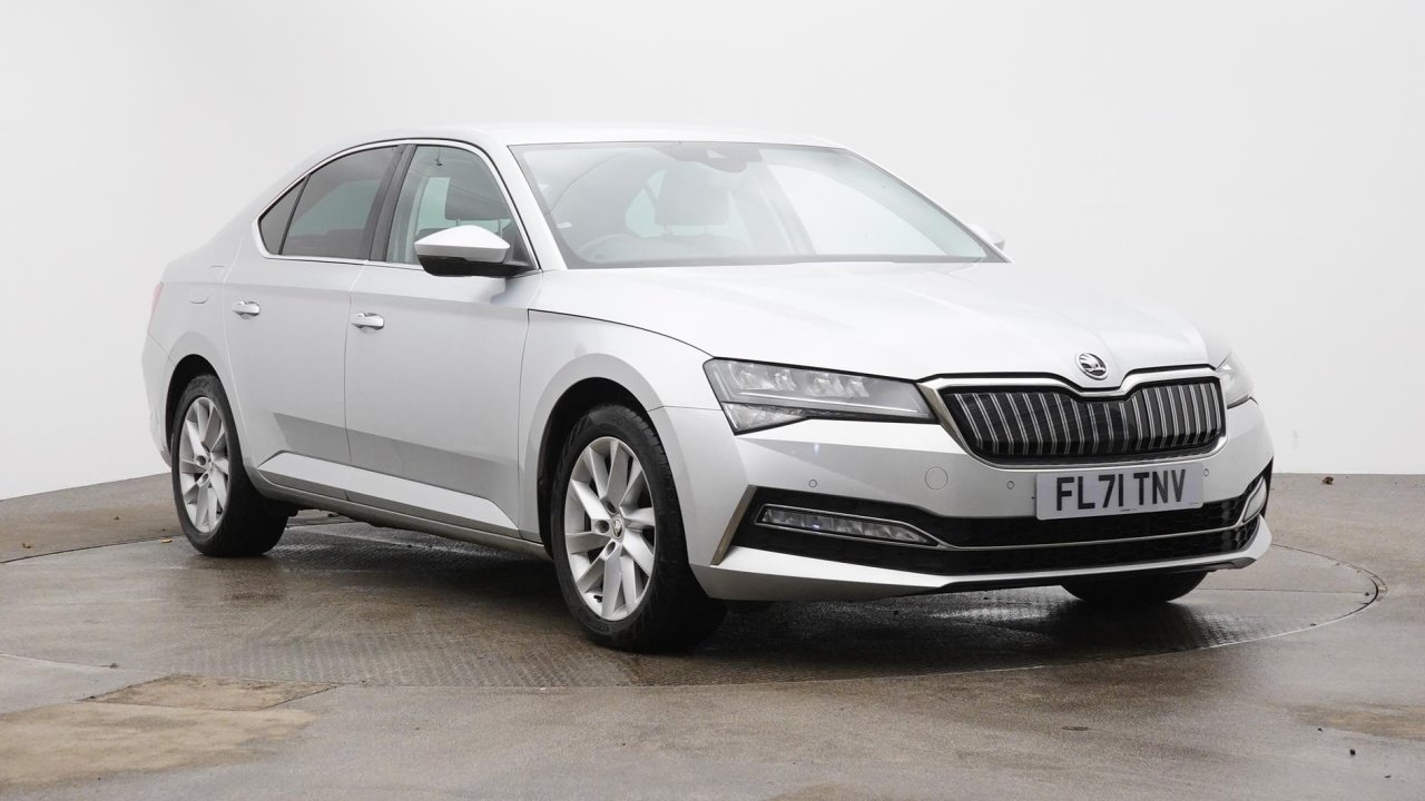 Main listing image - Skoda Superb