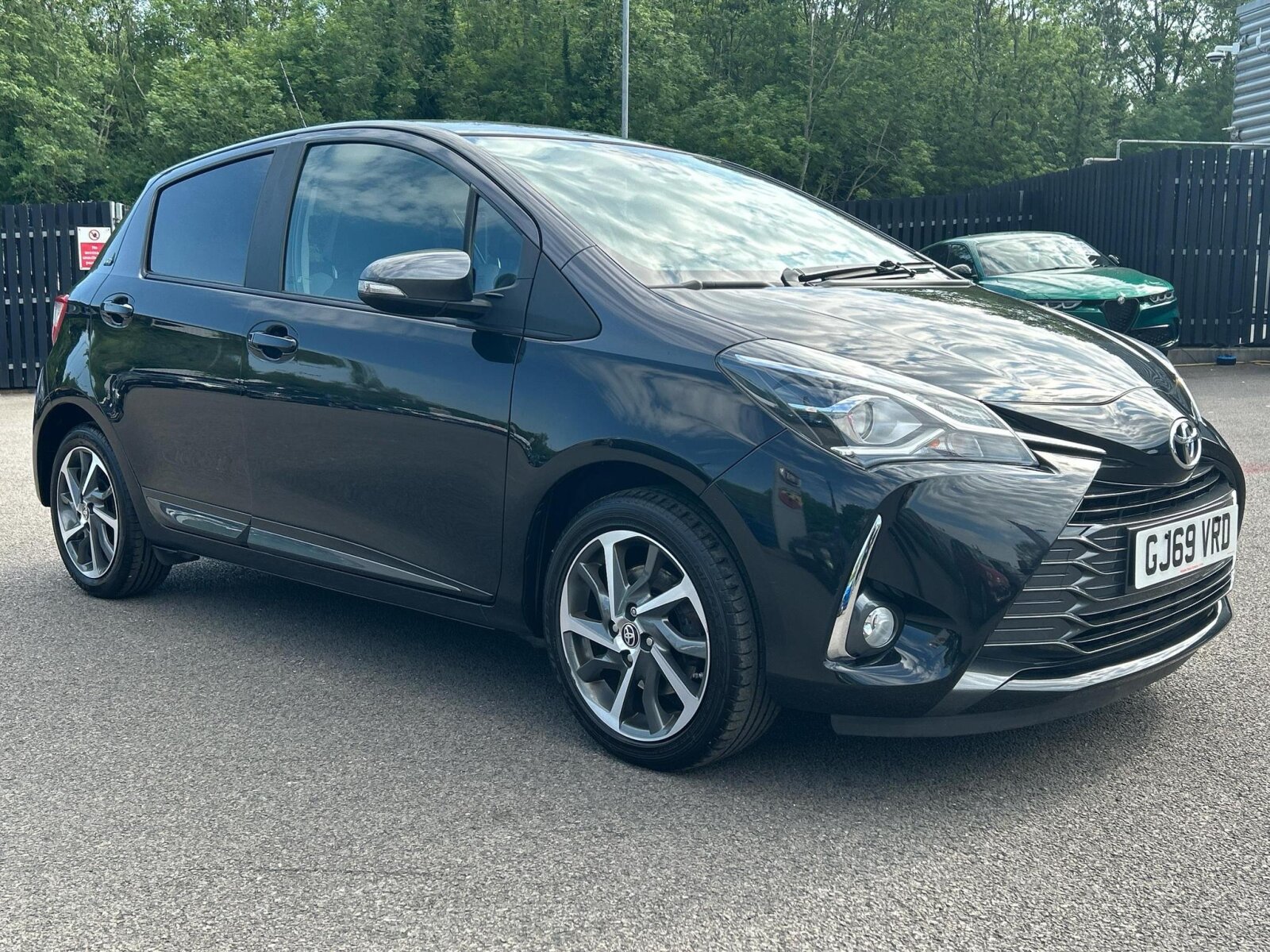Main listing image - Toyota Yaris