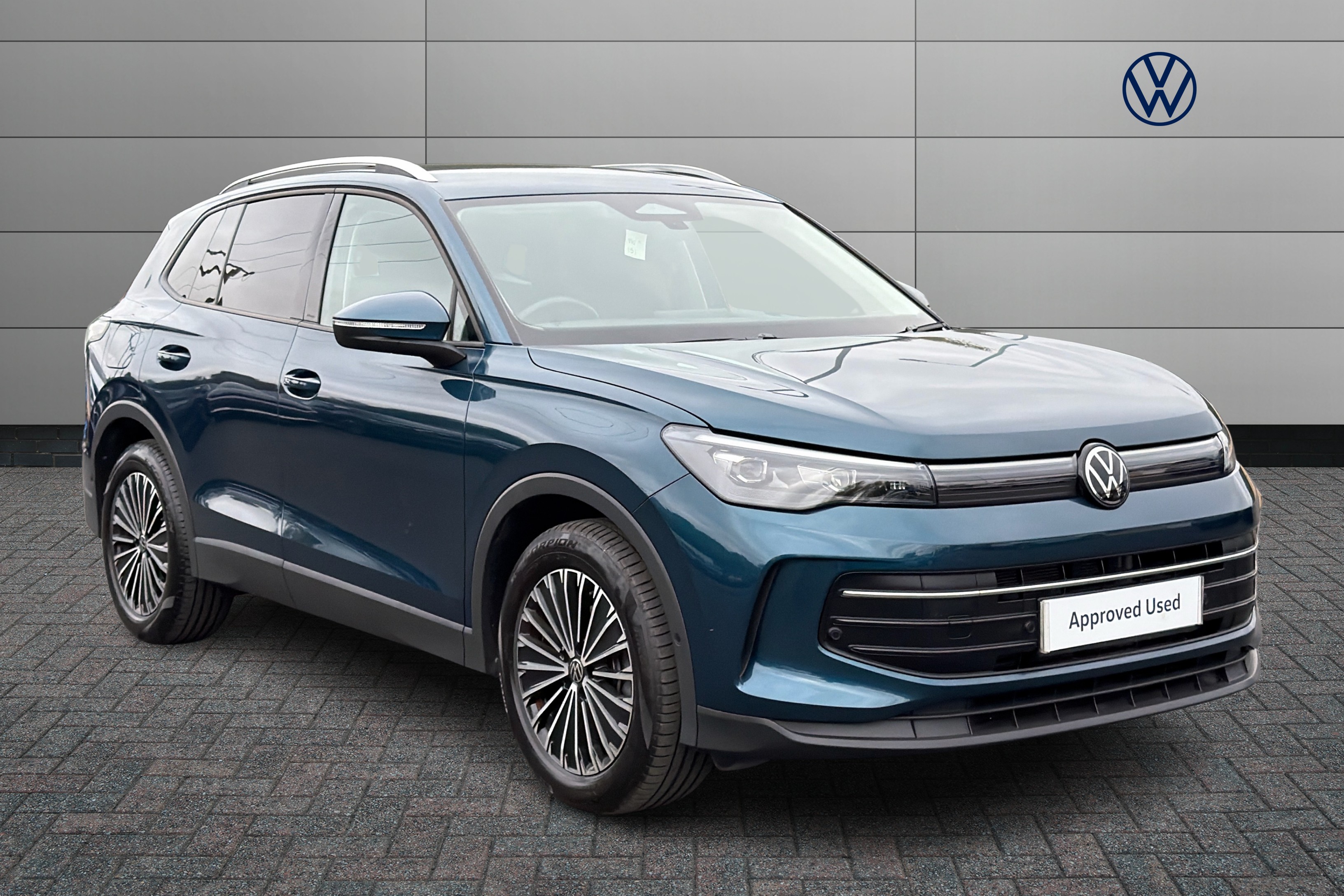 Main listing image - Volkswagen Tiguan