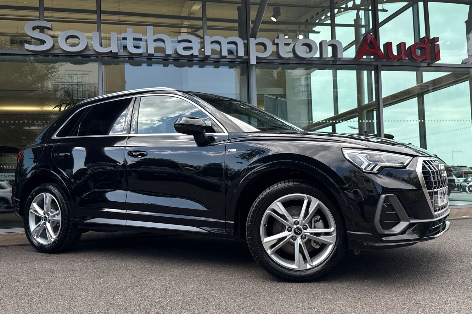 Main listing image - Audi Q3