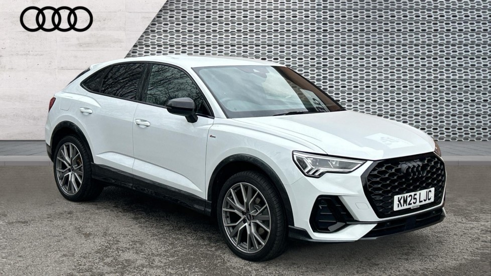 Main listing image - Audi Q3