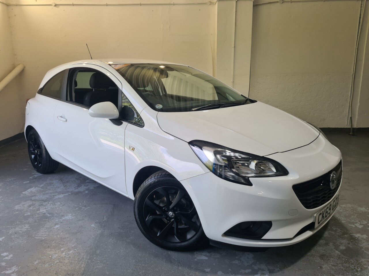 Main listing image - Vauxhall Corsa