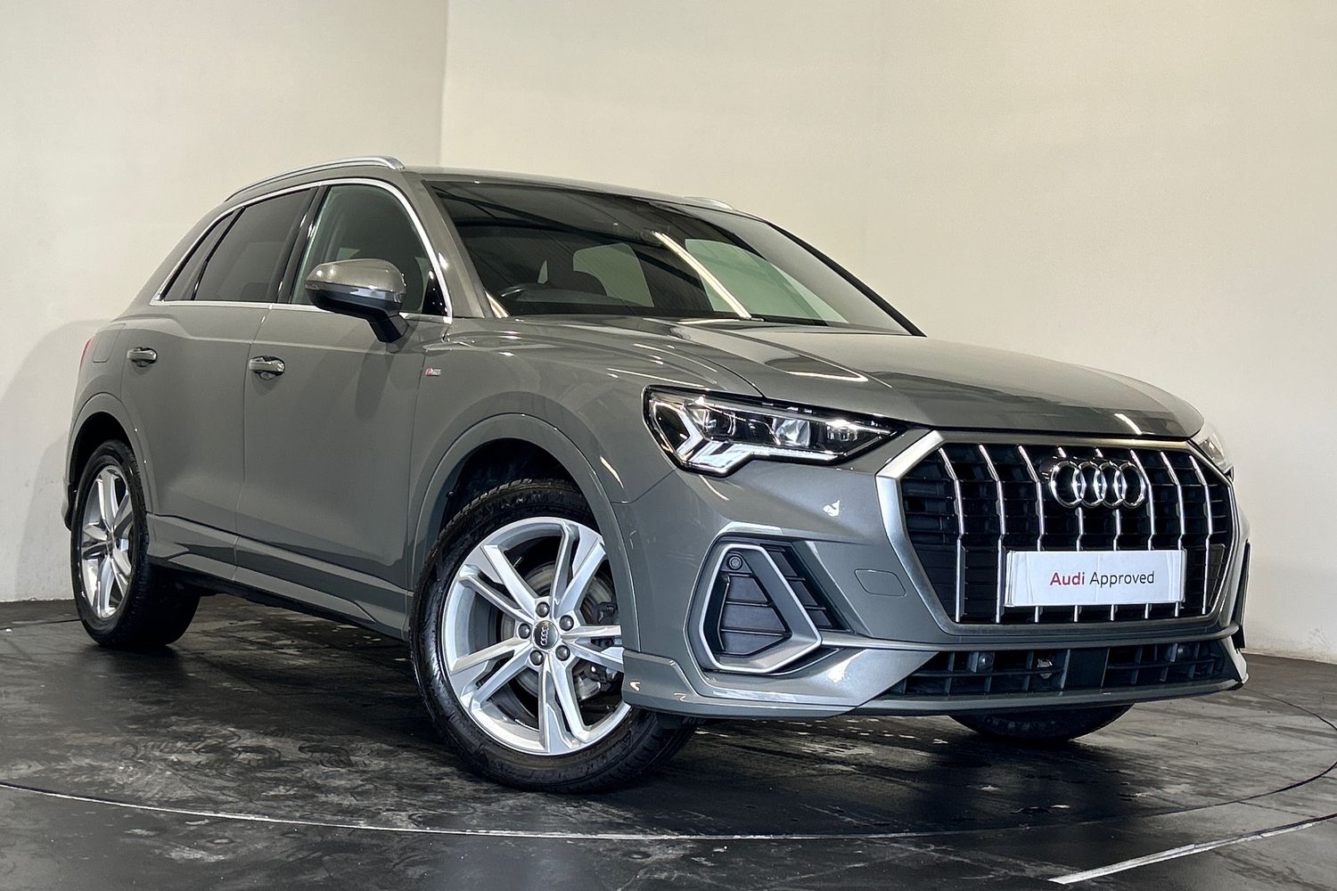 Main listing image - Audi Q3