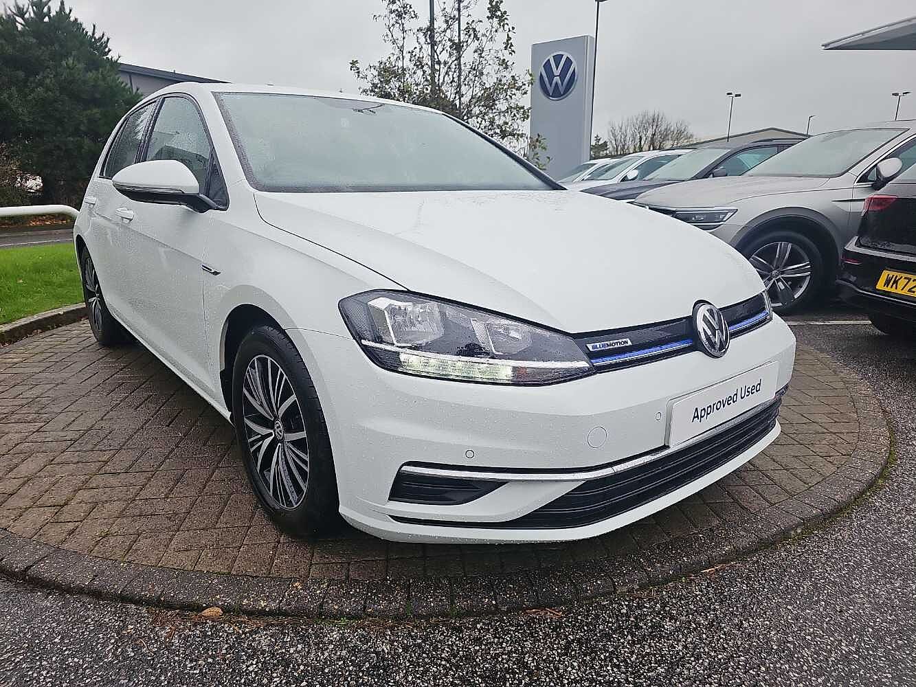Main listing image - Volkswagen Golf