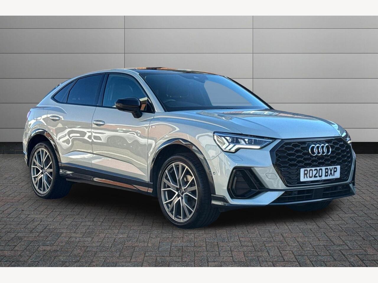 Main listing image - Audi Q3
