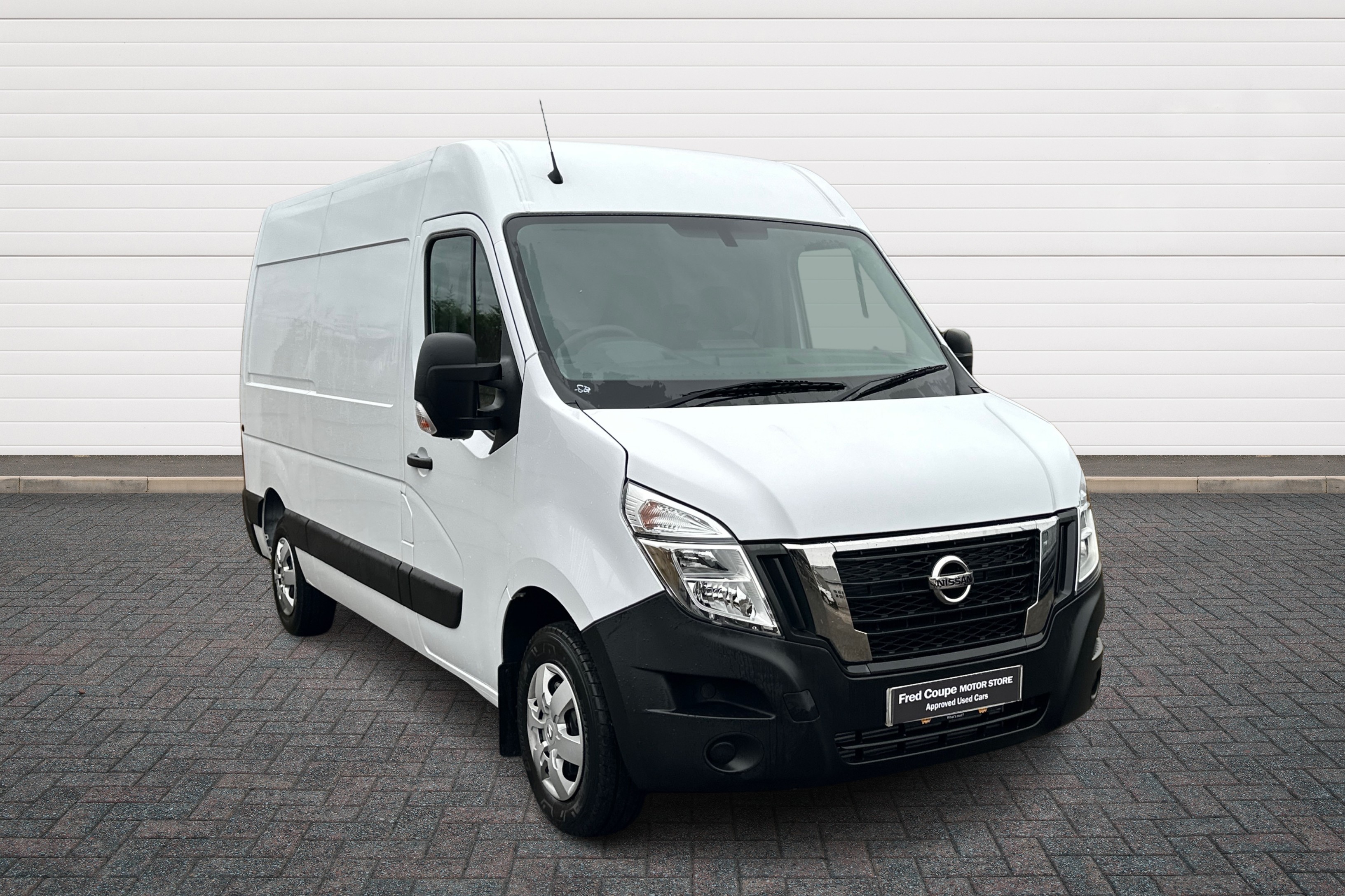 Main listing image - Nissan Interstar