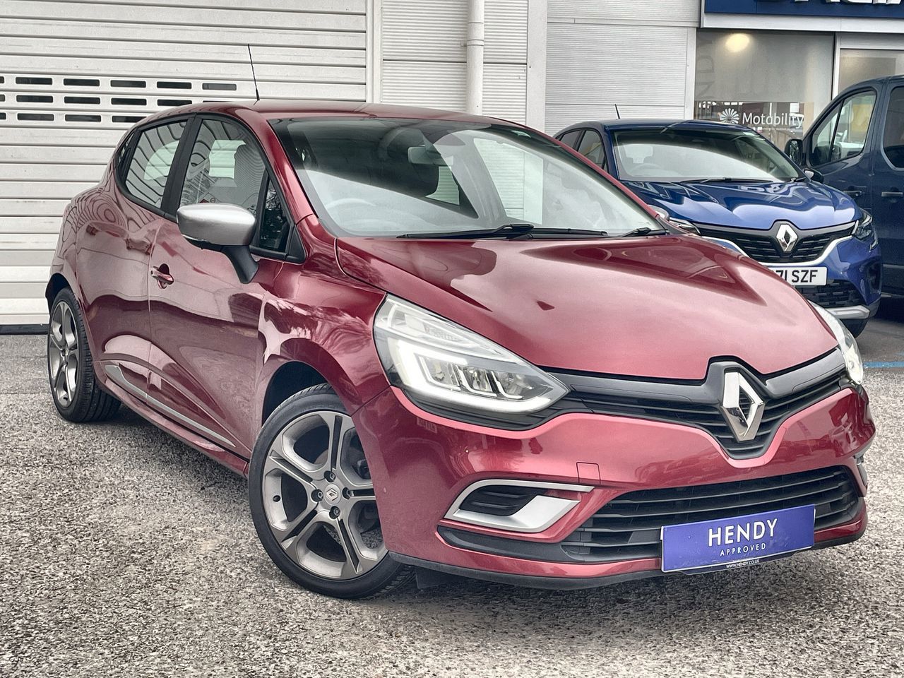 Main listing image - Renault Clio