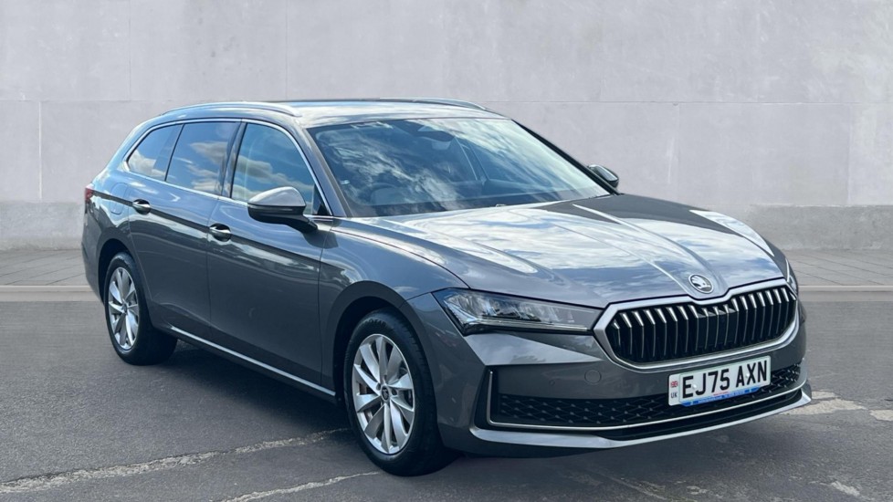 Main listing image - Skoda Superb