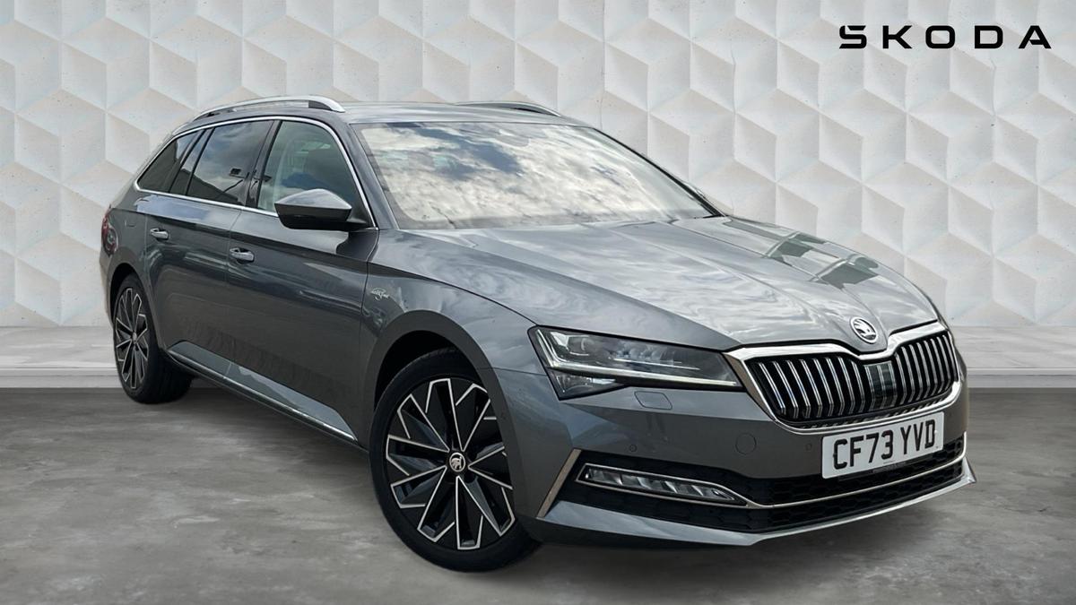 Main listing image - Skoda Superb Estate