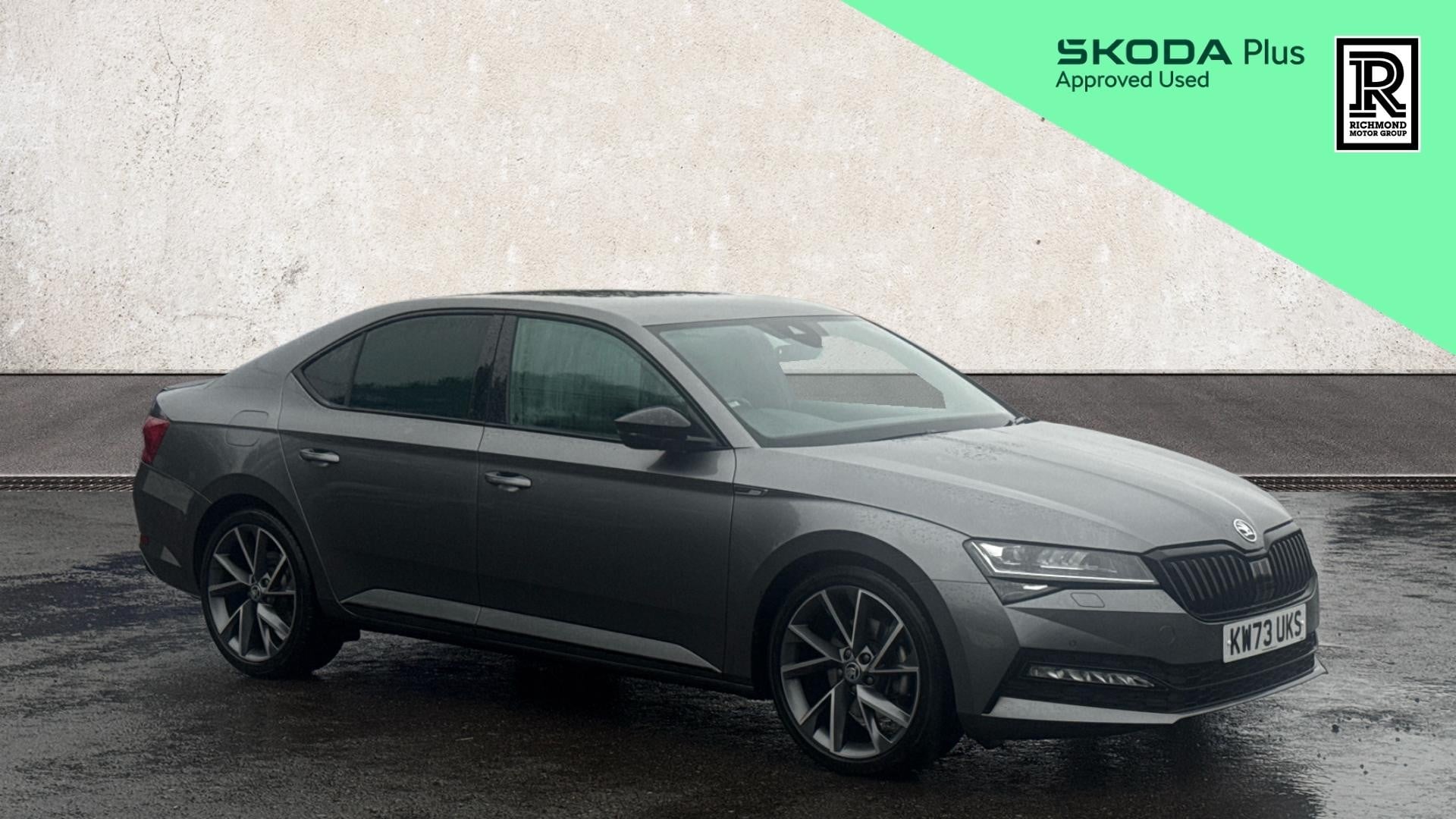 Main listing image - Skoda Superb